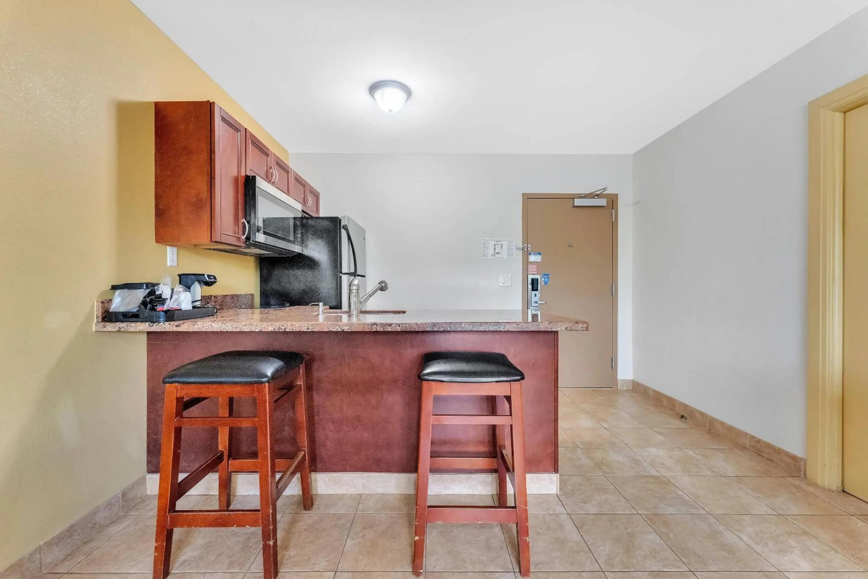 Bedroom in Rodeway Inn & Suites Fort Lauderdale Airport & Cruise Port