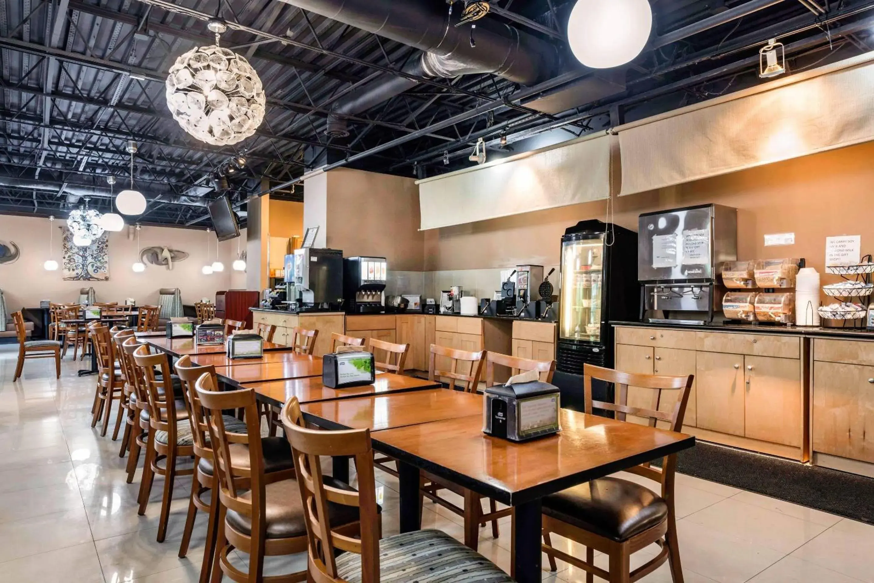 Breakfast in Rodeway Inn & Suites Fort Lauderdale Airport & Cruise Port Breakfast in Rodeway Inn & Suites Fort Lauderdale Airport & Cruise Port