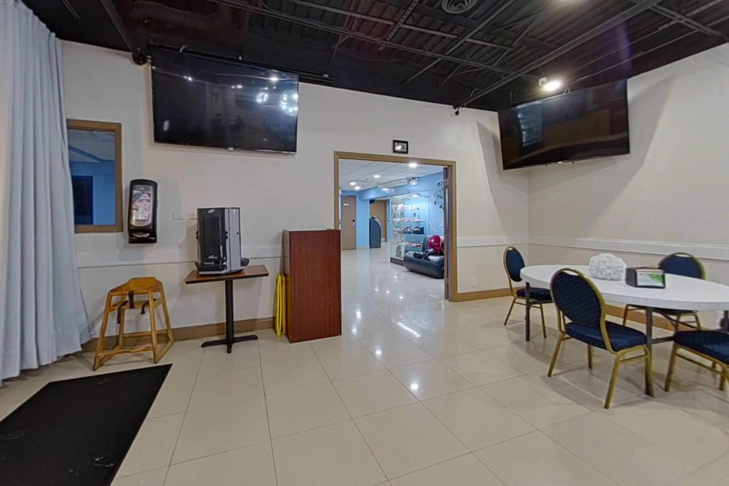 Breakfast in Rodeway Inn & Suites Fort Lauderdale Airport & Cruise Port