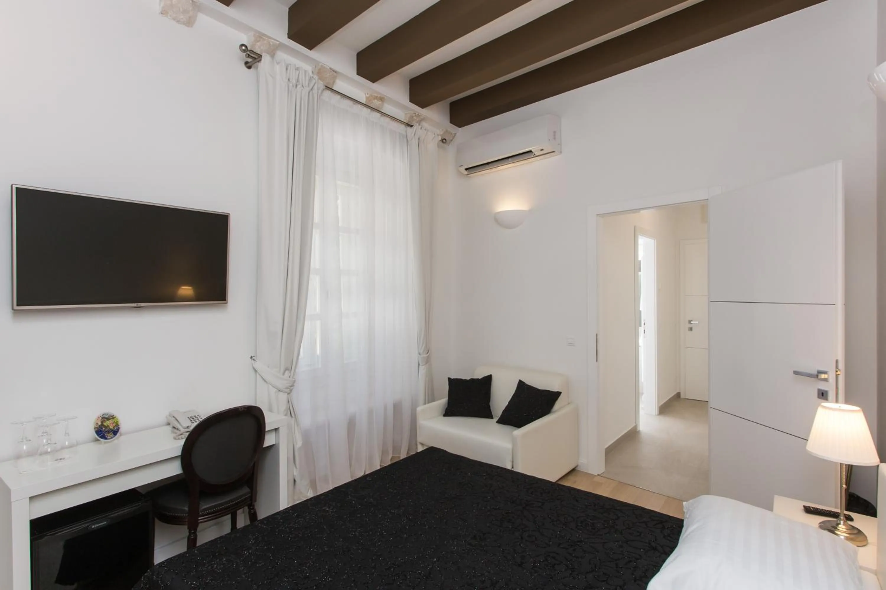 Bedroom in Klarisa Palace Rooms