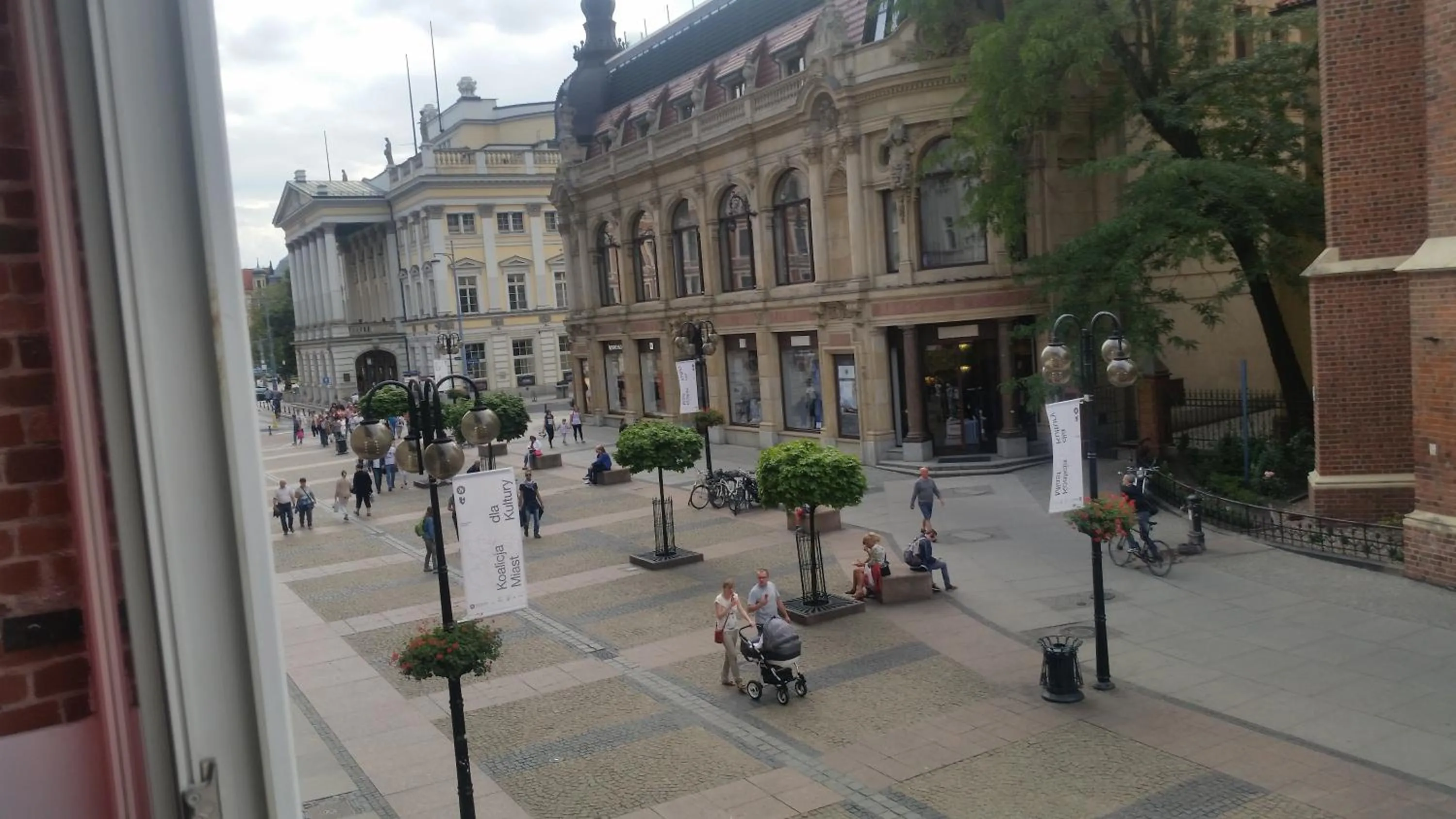 Neighbourhood in hostelswidnicka24