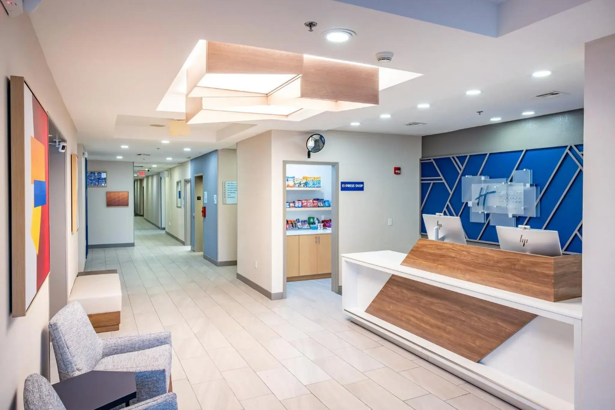 Property building in Holiday Inn Express Hotel & Suites Wichita Airport by IHG Property building in Holiday Inn Express Hotel & Suites Wichita Airport by IHG