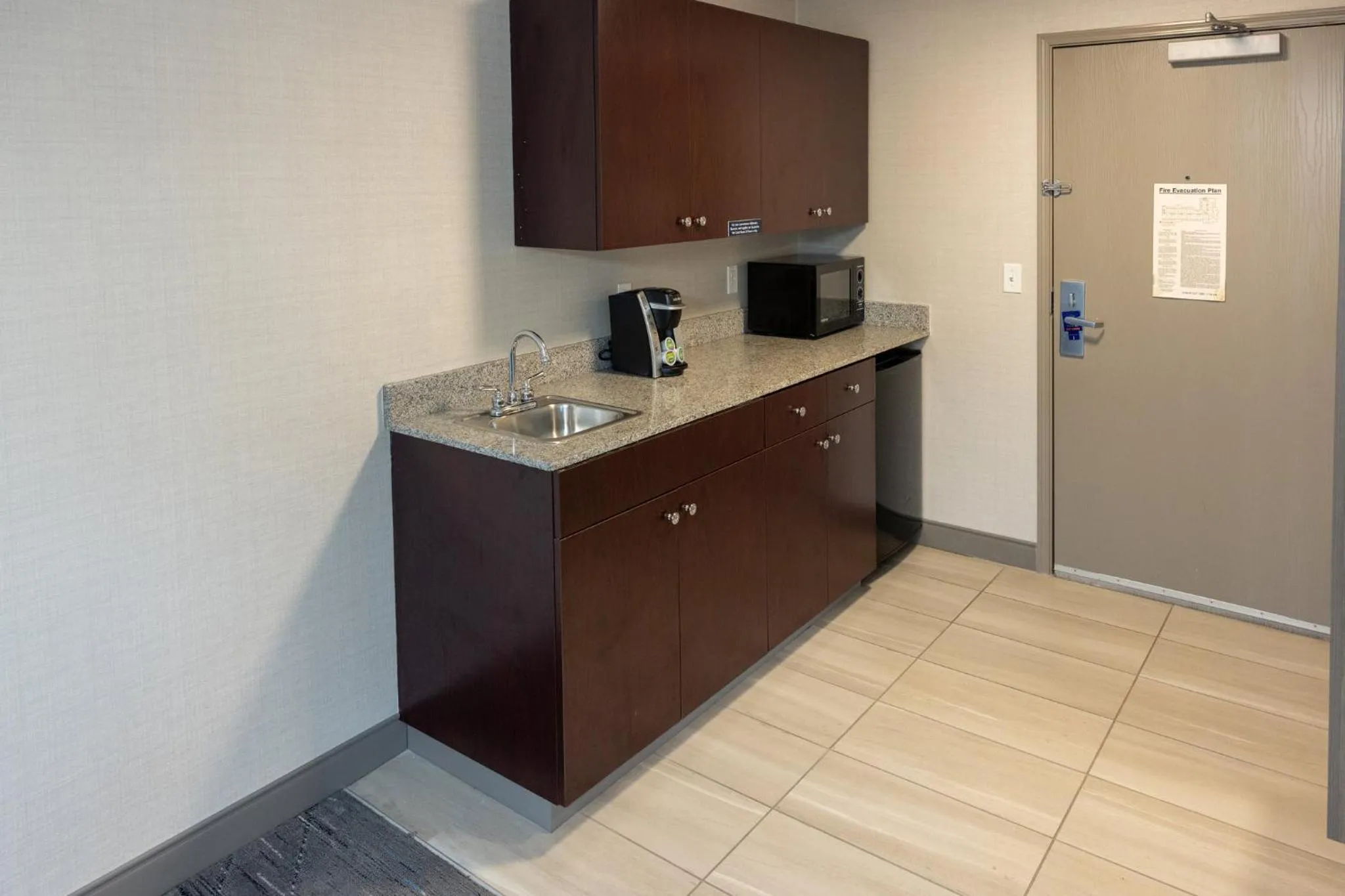Photo of the whole room in Holiday Inn Express Hotel & Suites Wichita Airport by IHG