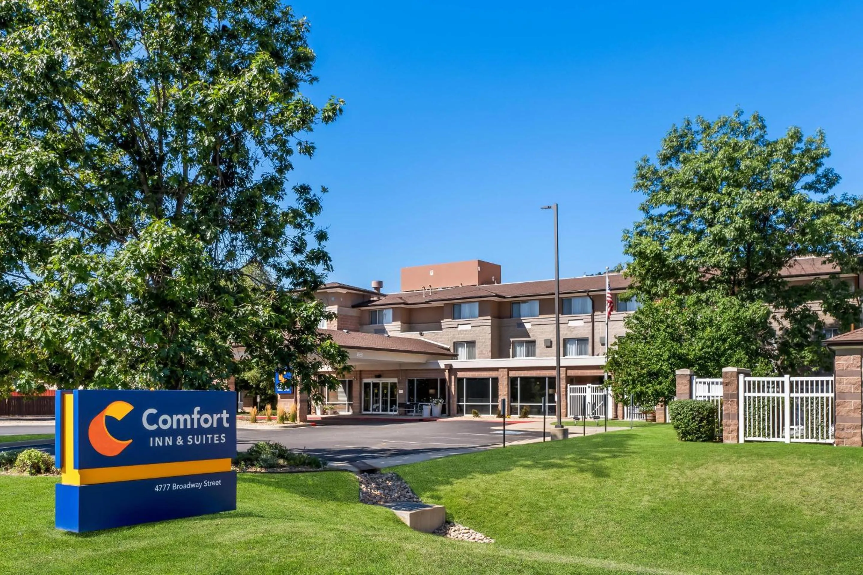 Property building in Comfort Inn & Suites Boulder