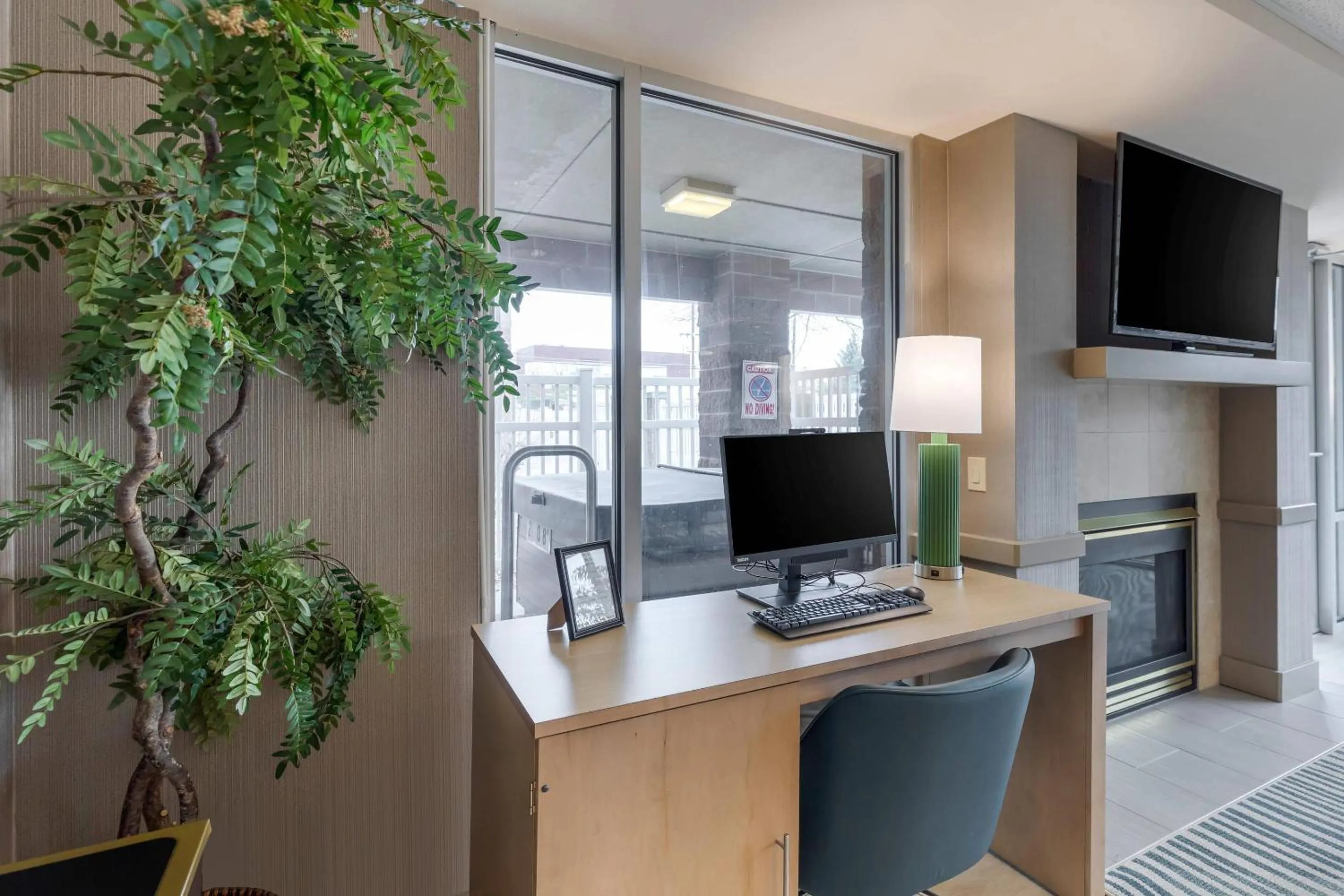 Business facilities in Comfort Inn & Suites Boulder