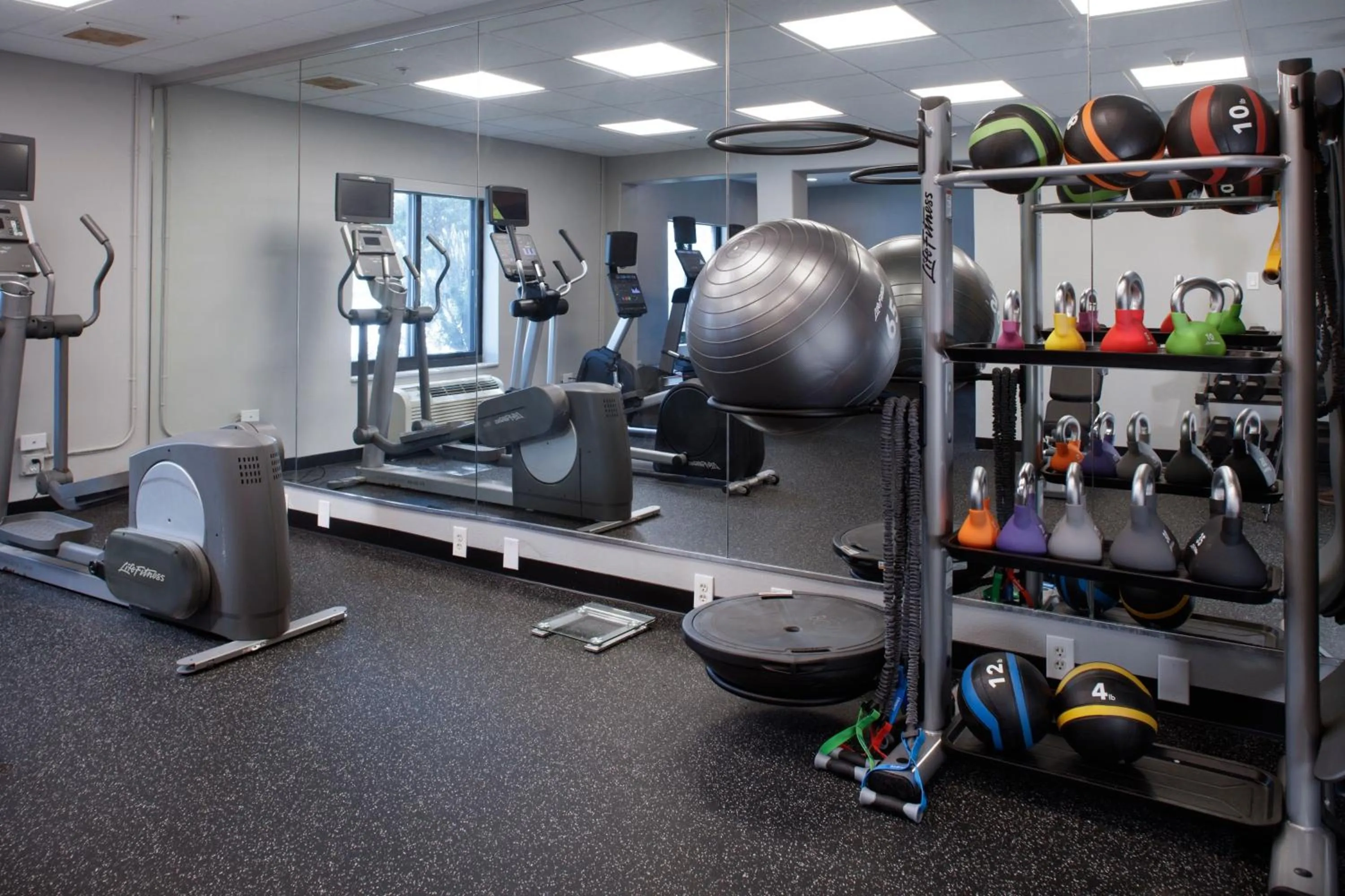 Fitness centre/facilities in TownePlace Suites by Marriott Savannah Airport