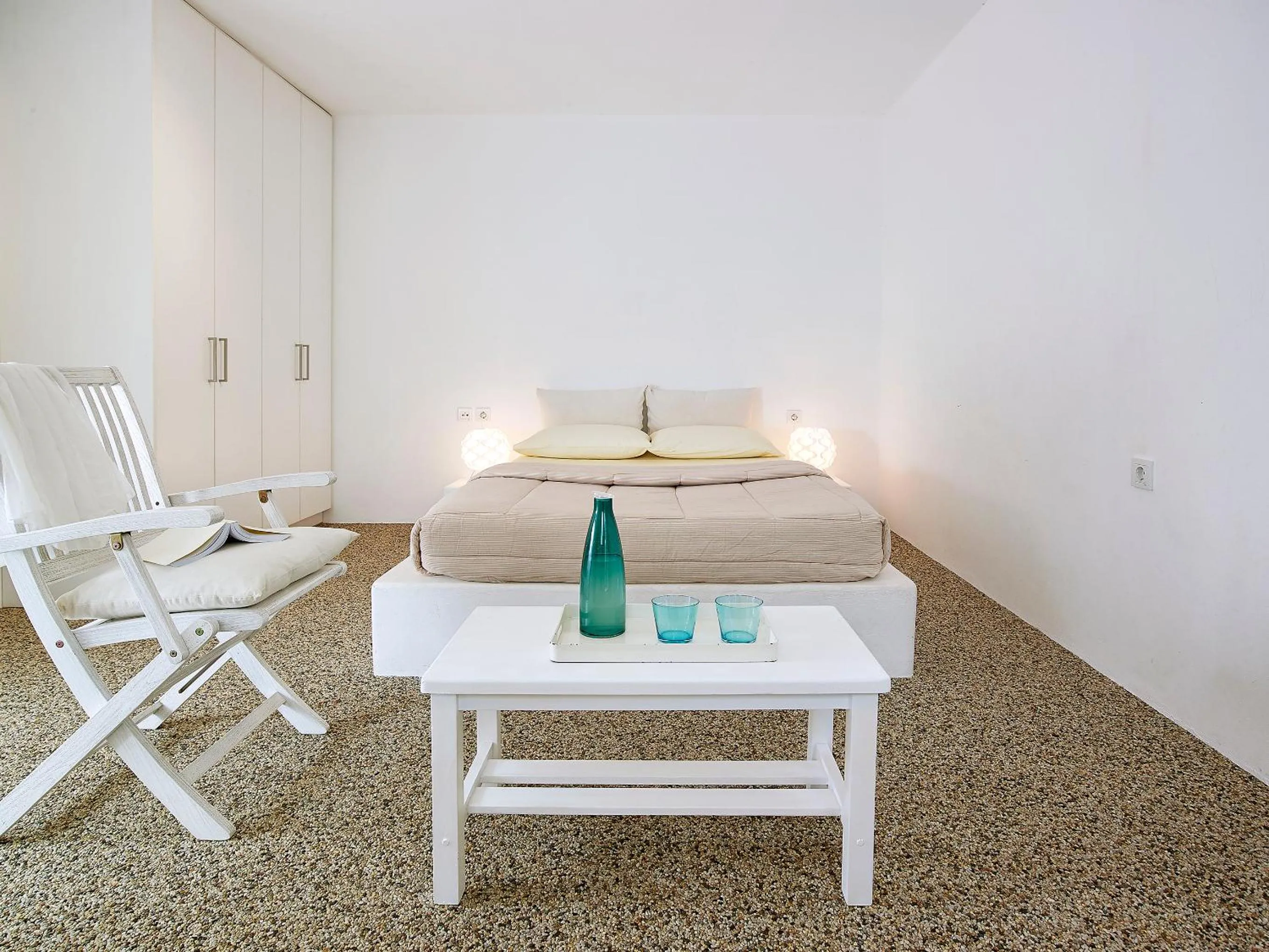 Photo of the whole room, Bed in Ninos Houses