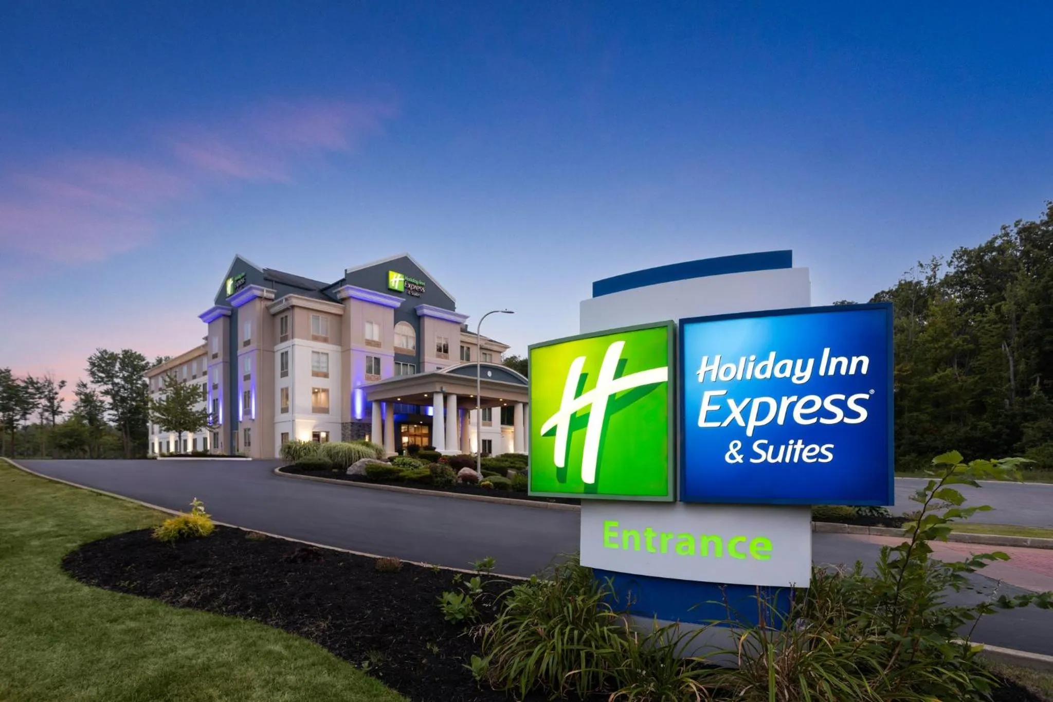 Property building in Holiday Inn Express Hotel & Suites Hamburg by IHG