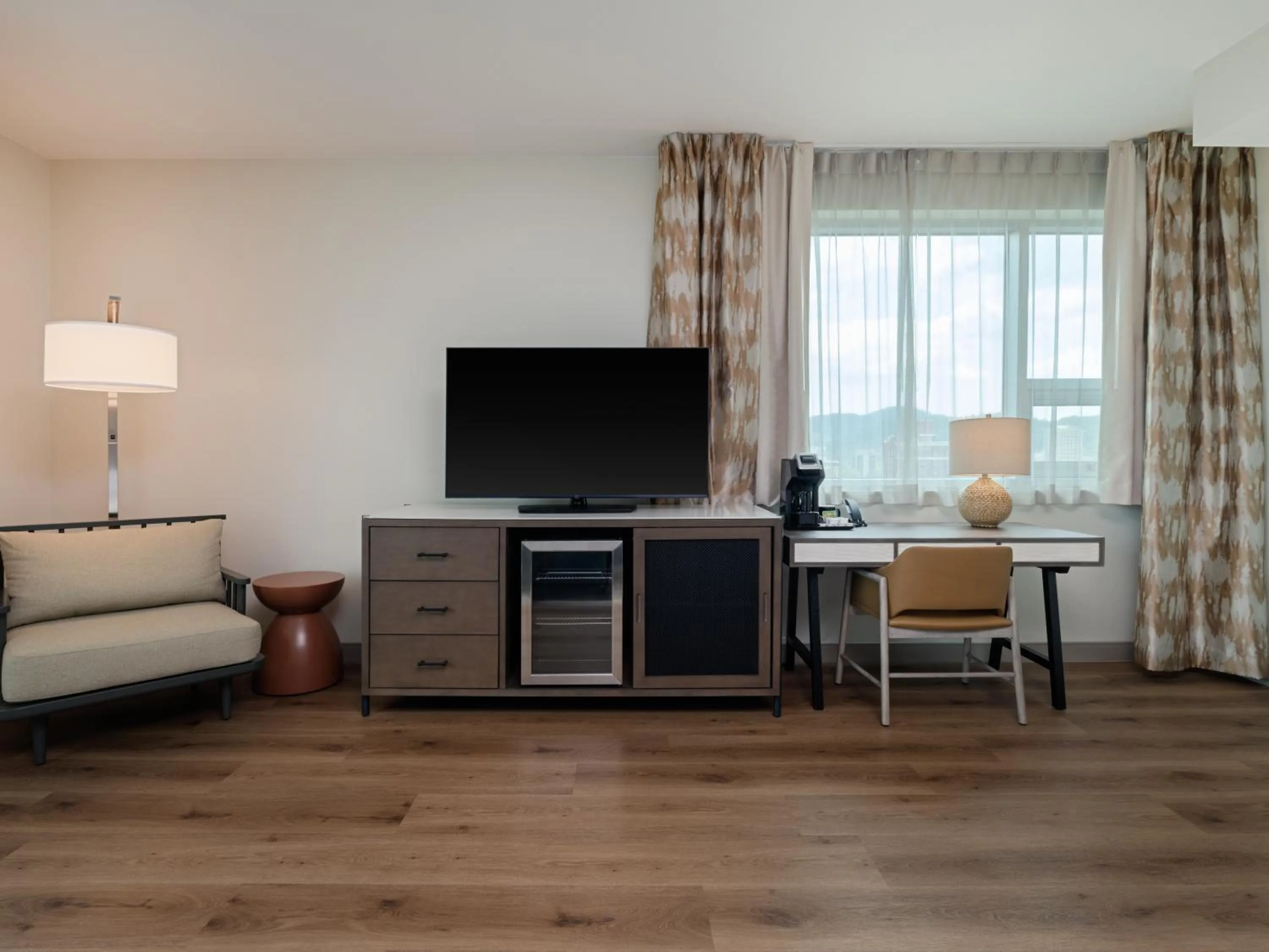 TV and multimedia in Hotel Indigo Asheville Downtown by IHG