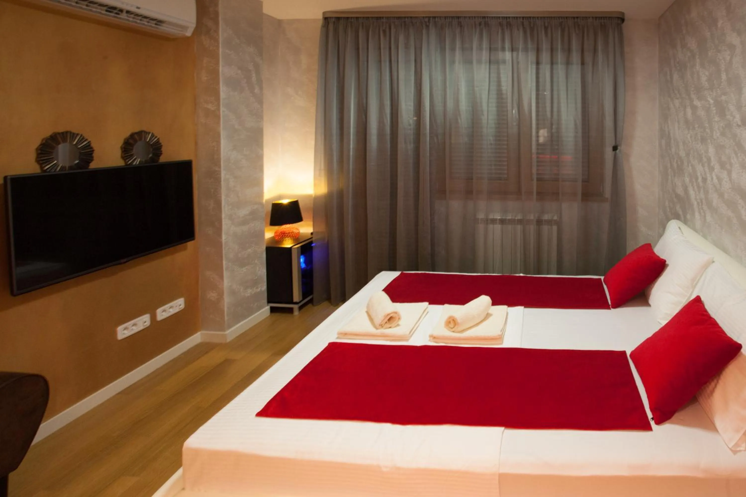 Bedroom, Bed in Gentleman Dog Apartment