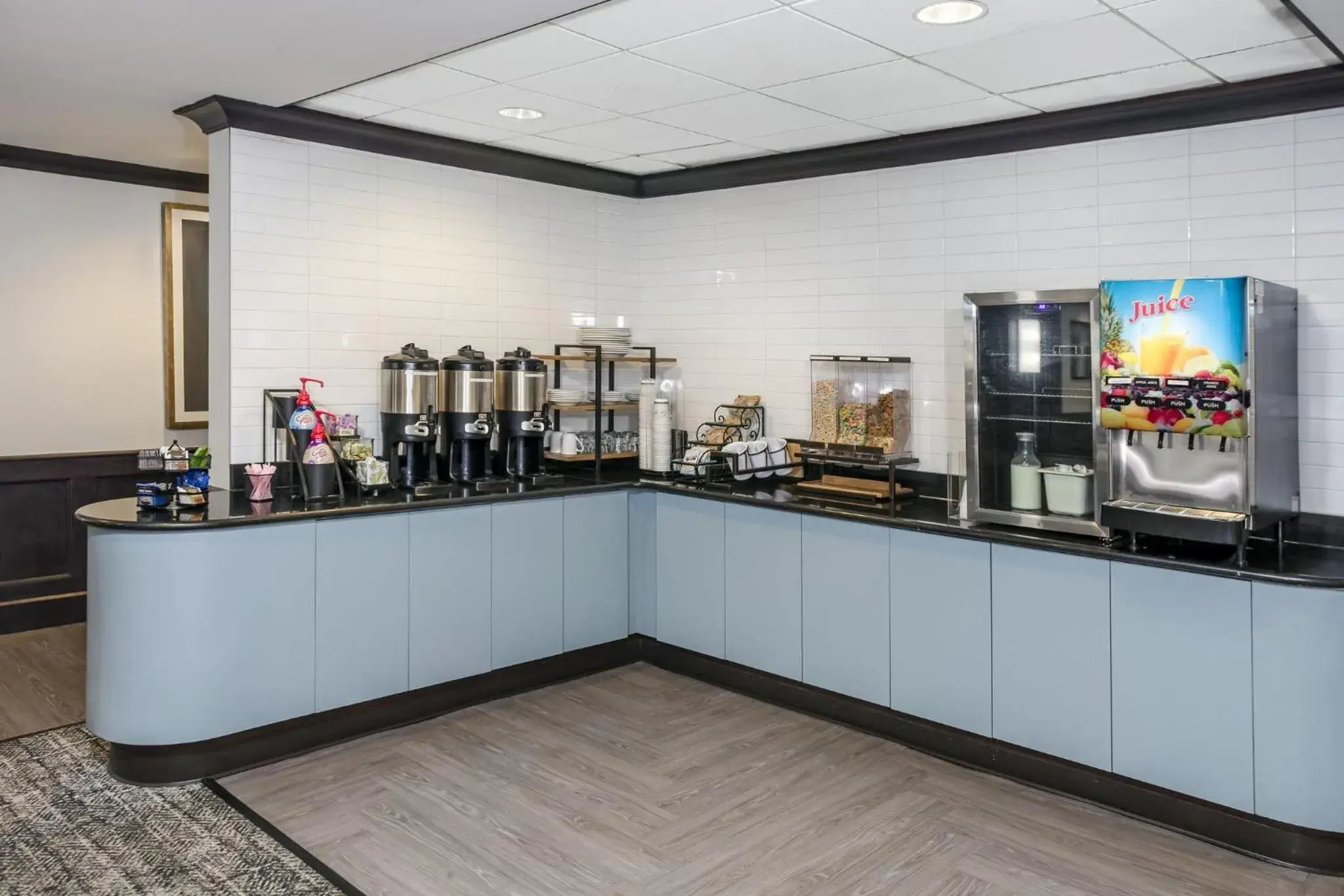 Restaurant/places to eat in Staybridge Suites Williamsville Buffalo by IHG Restaurant/places to eat in Staybridge Suites Williamsville Buffalo by IHG