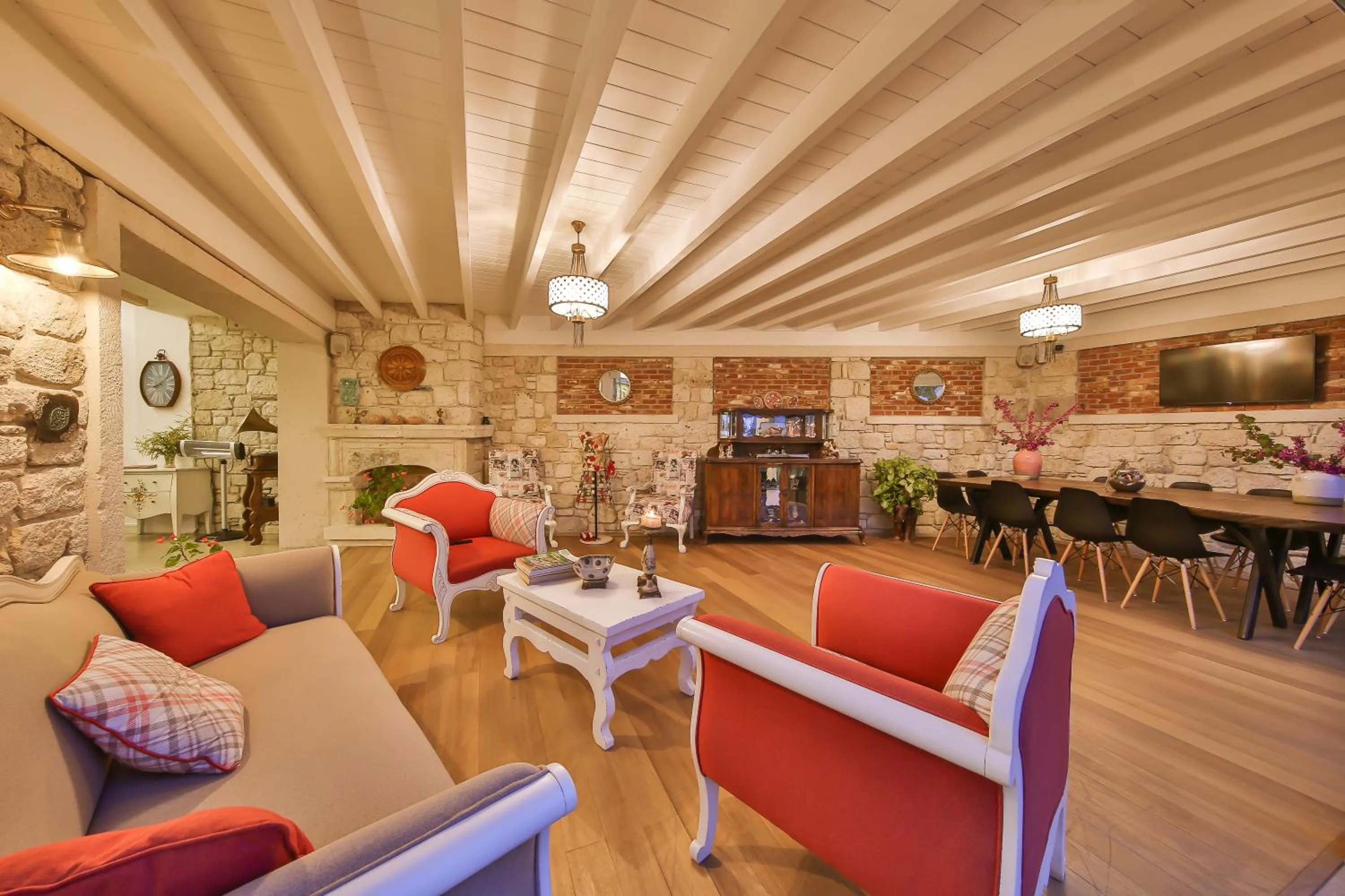 Communal lounge/ TV room in Kose Konak Butik Hotel-Special