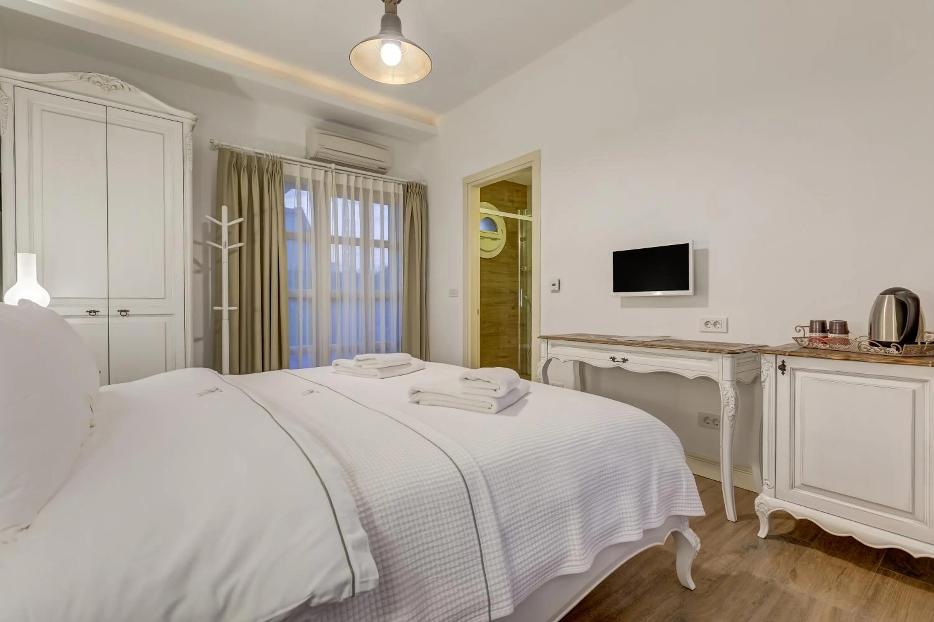 Photo of the whole room, Bed in Kose Konak Butik Hotel-Special