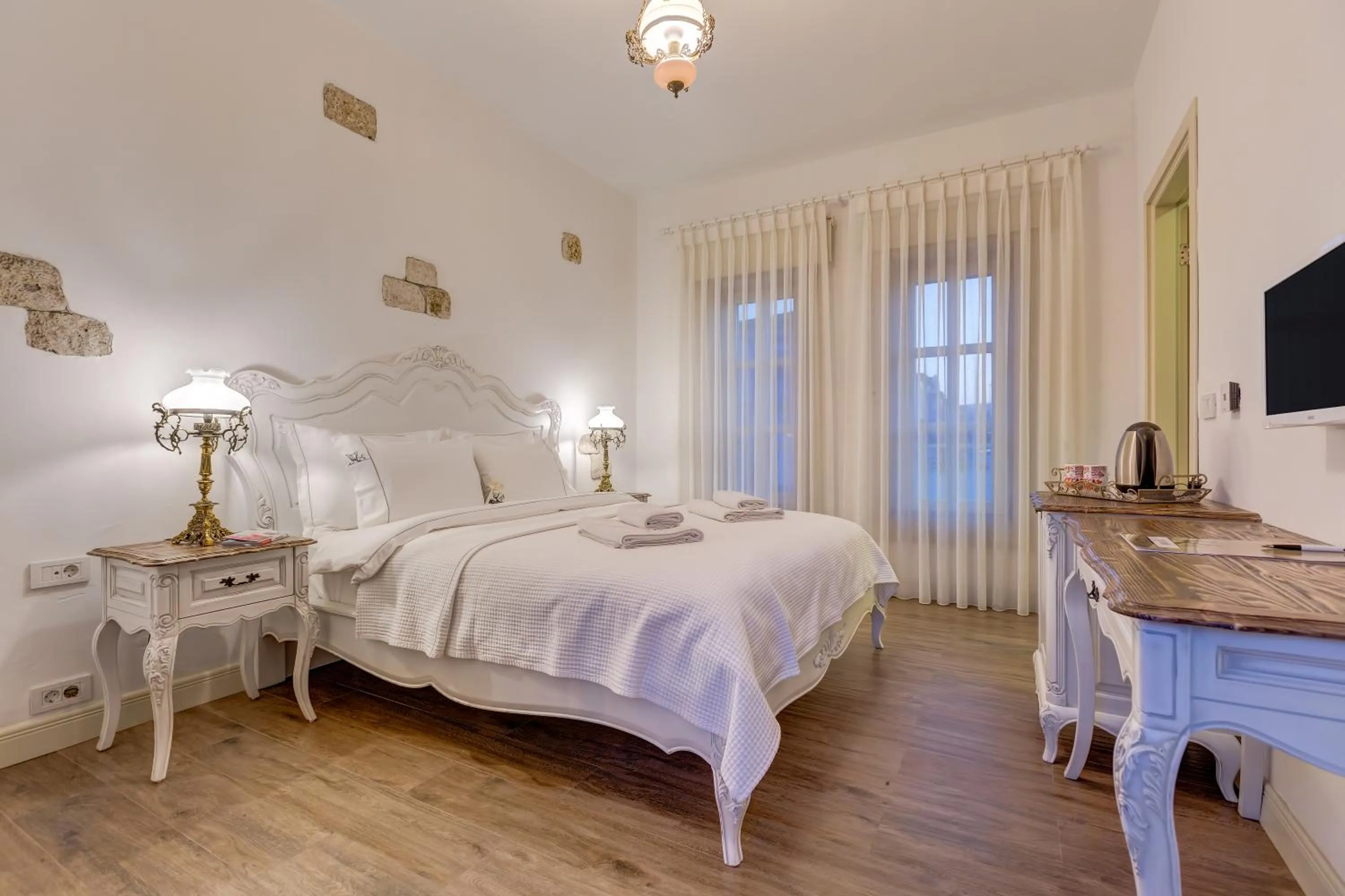 Photo of the whole room, Bed in Kose Konak Butik Hotel-Special