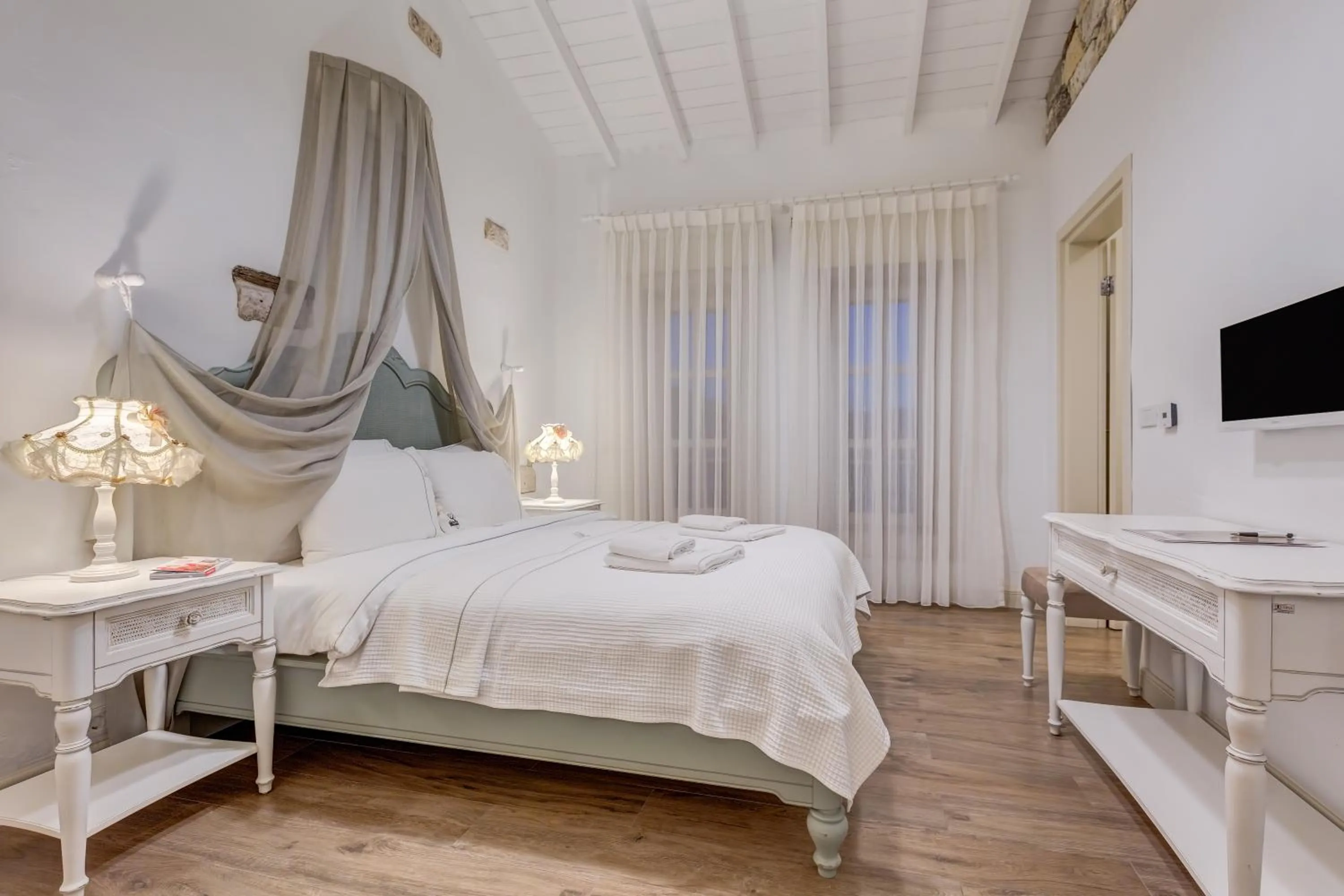 Photo of the whole room, Bed in Kose Konak Butik Hotel-Special