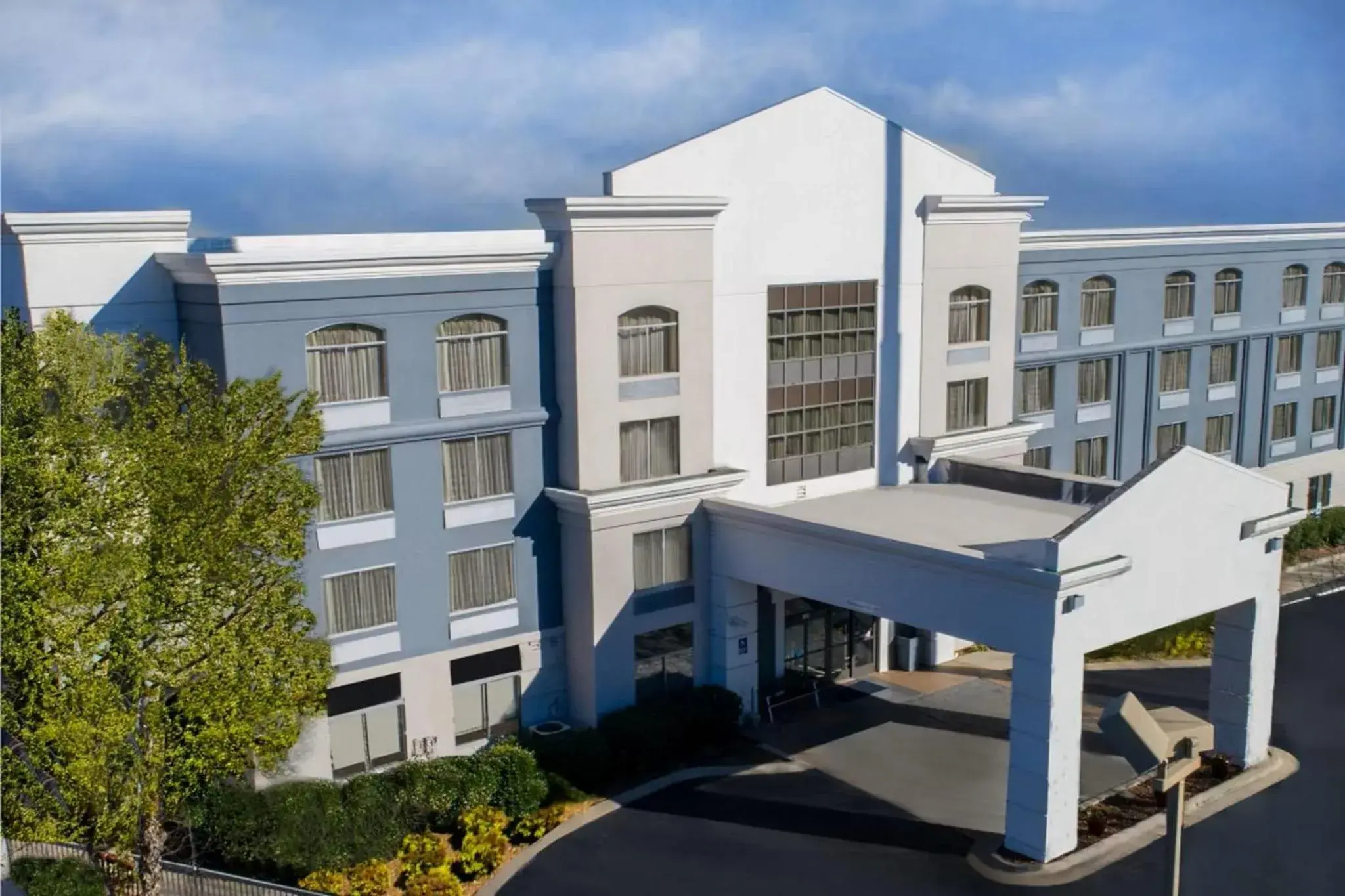 Property building in Murfreesboro Central Hotel Property building in Murfreesboro Central Hotel