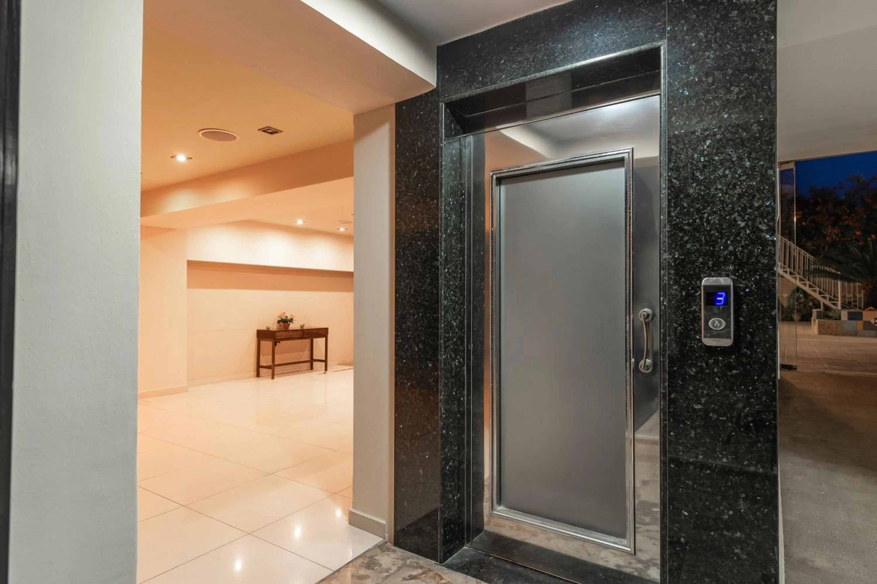 elevator in Esperia Hotel