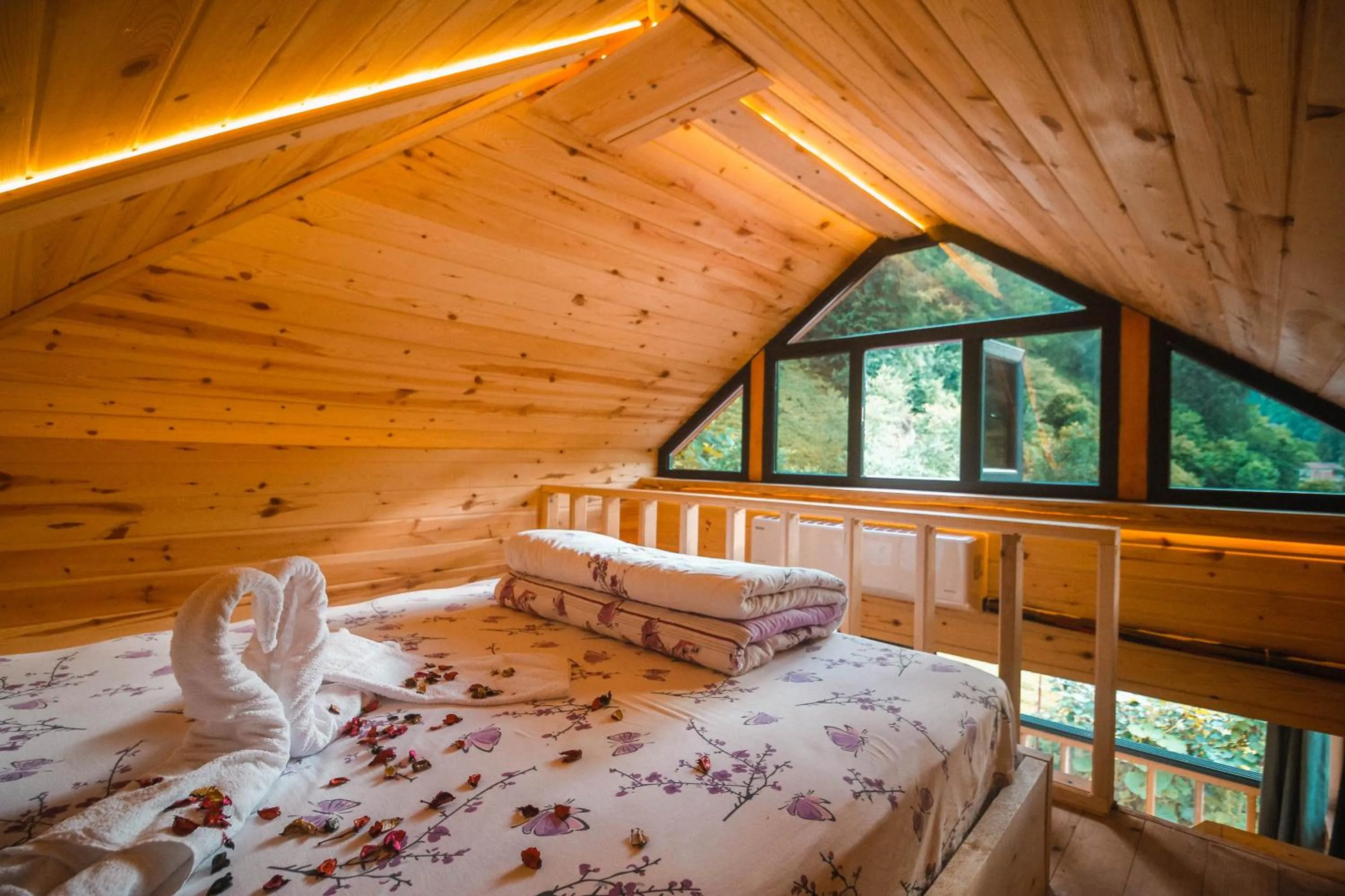 Bed in Efulim Apart