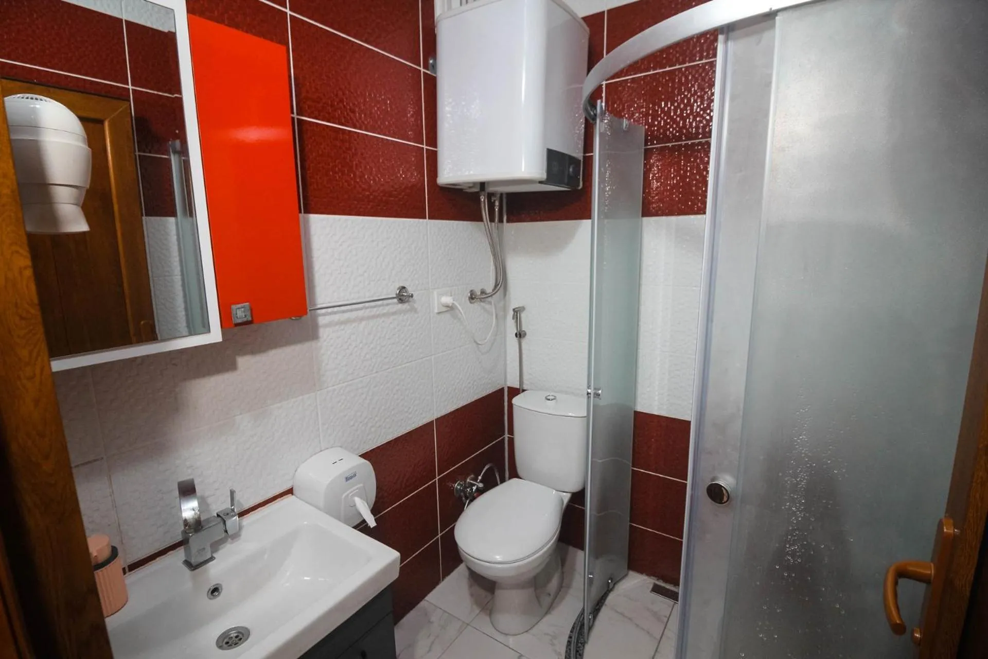 Shower in Efulim Apart