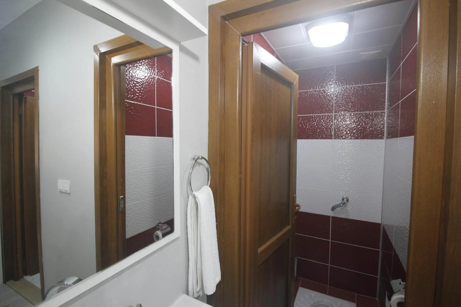 Toilet in Efulim Apart