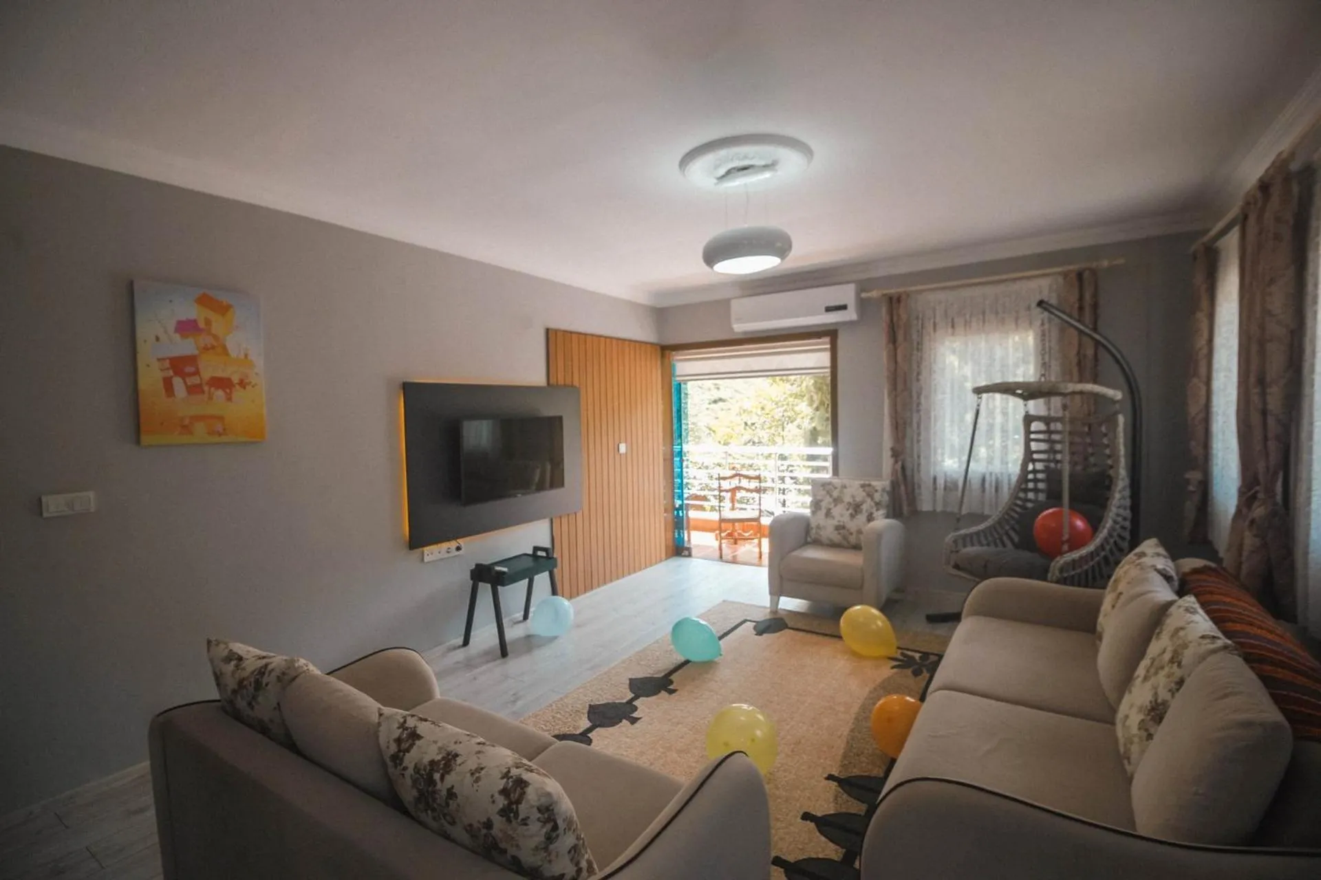 Communal lounge/ TV room in Efulim Apart