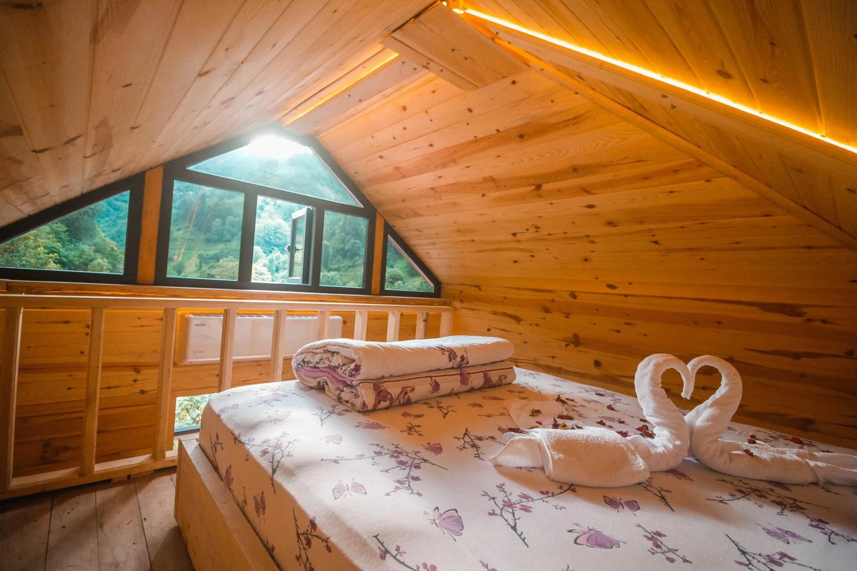 Bed in Efulim Apart
