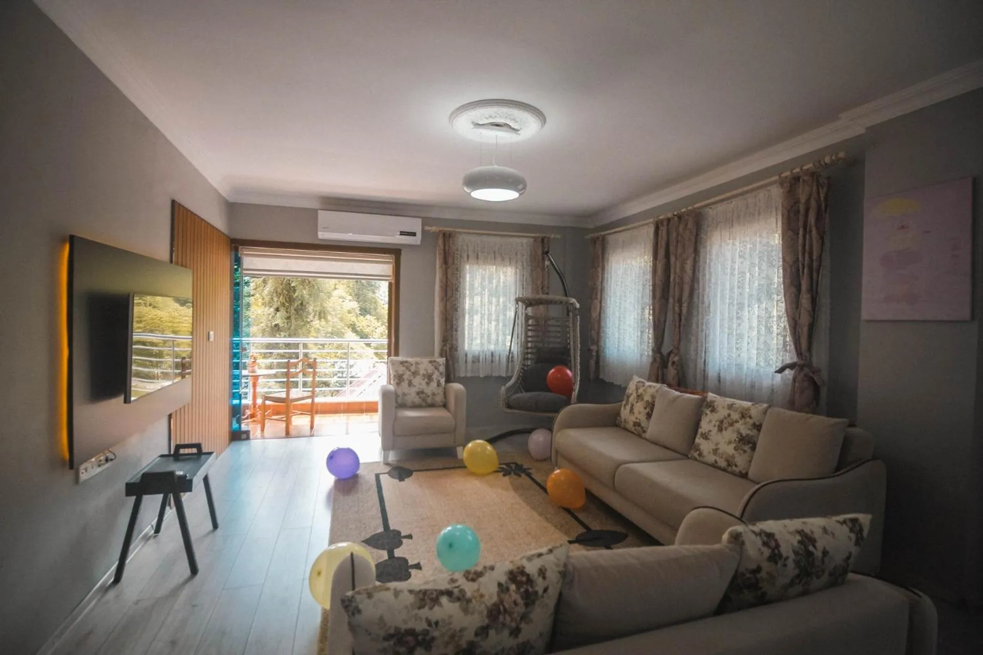 Communal lounge/ TV room in Efulim Apart