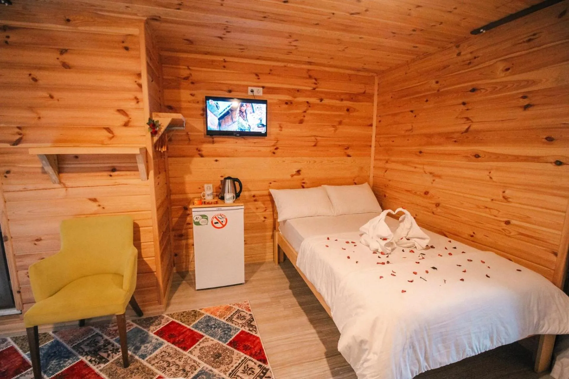 Massage, Bed in Efulim Apart