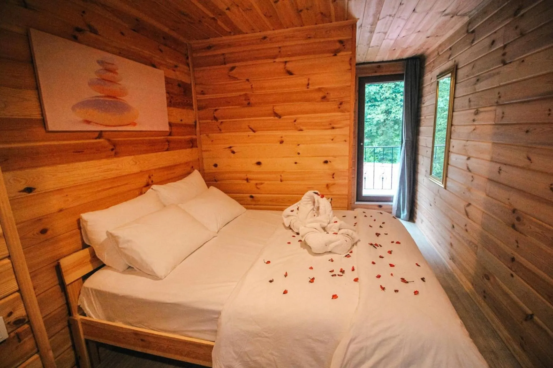 Bed in Efulim Apart