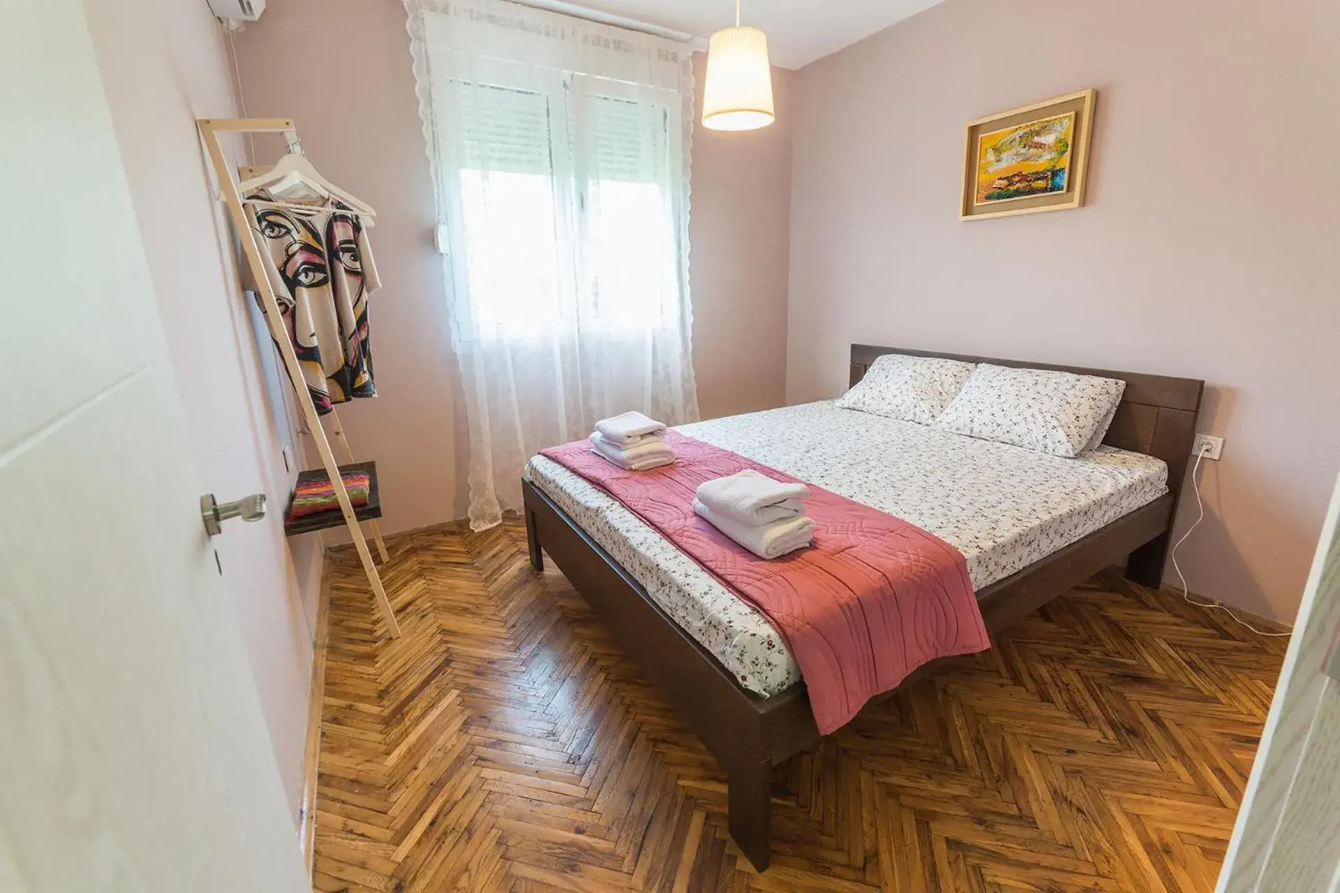 Double Room with Shared Bathroom in Q PODGORICA Beds,Rooms and more Double Room with Shared Bathroom in Q PODGORICA Beds,Rooms and more