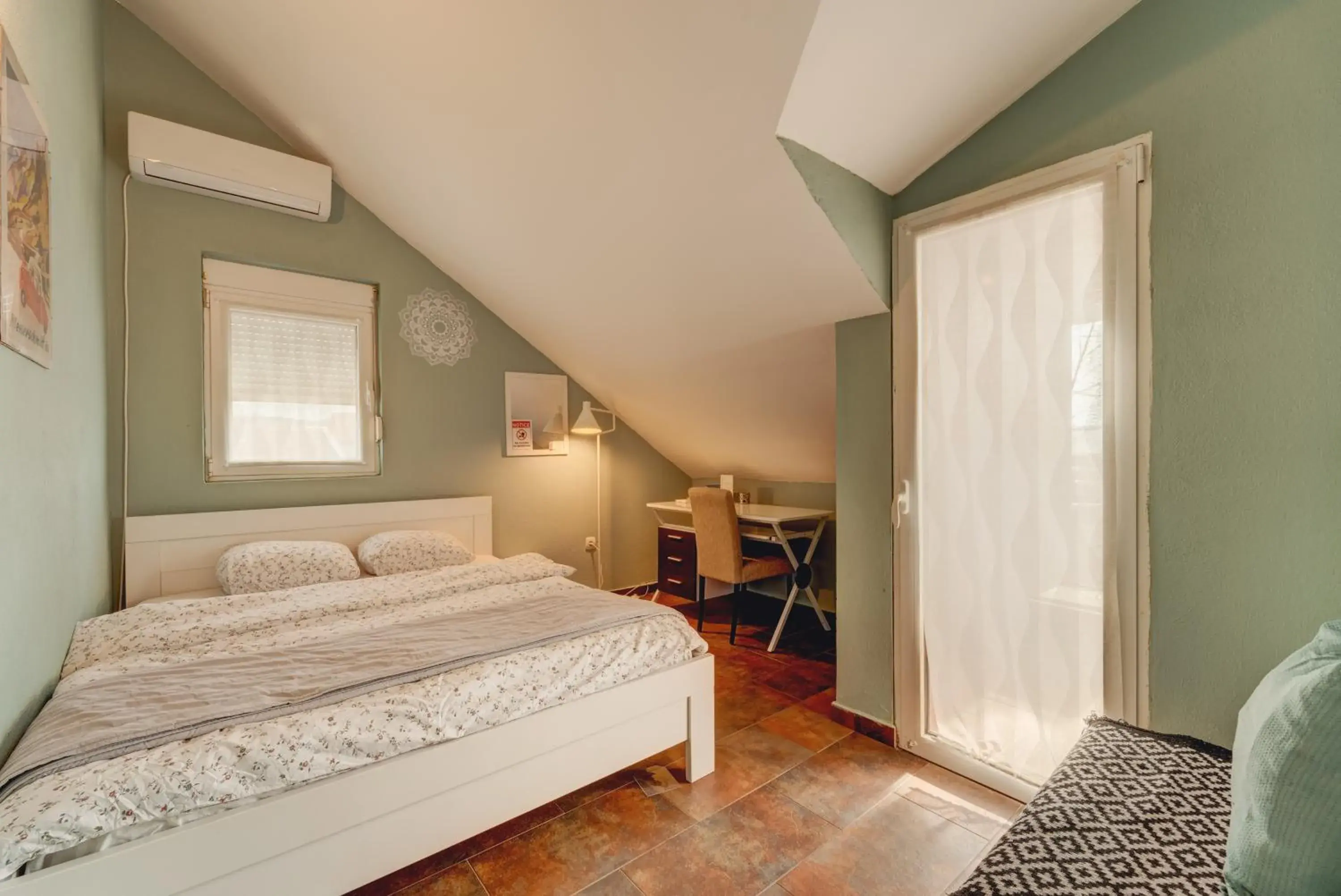 Double or Twin Room with Shared Bathroom in Q PODGORICA Beds,Rooms and more Double or Twin Room with Shared Bathroom in Q PODGORICA Beds,Rooms and more