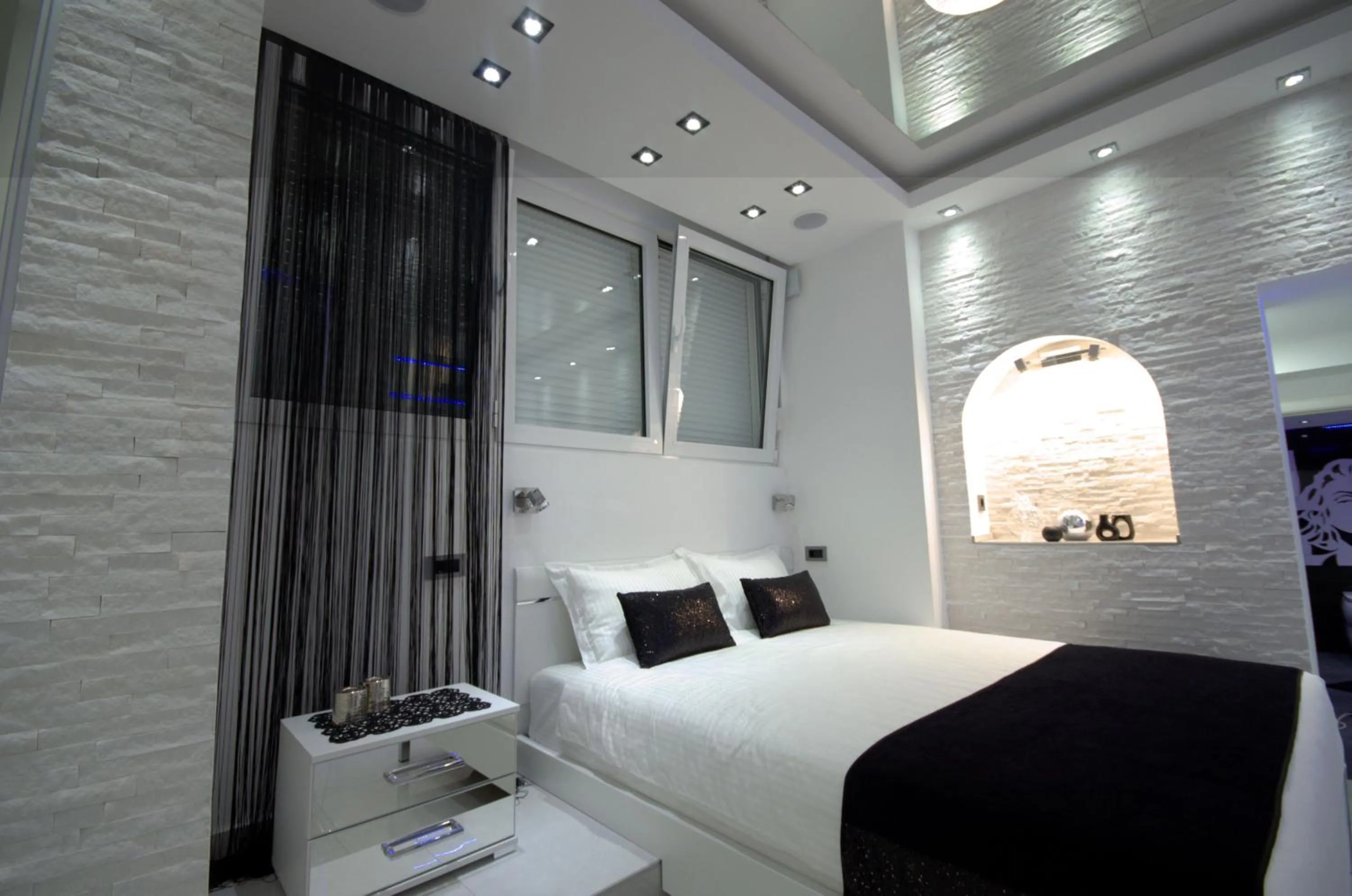Monroe Apartment