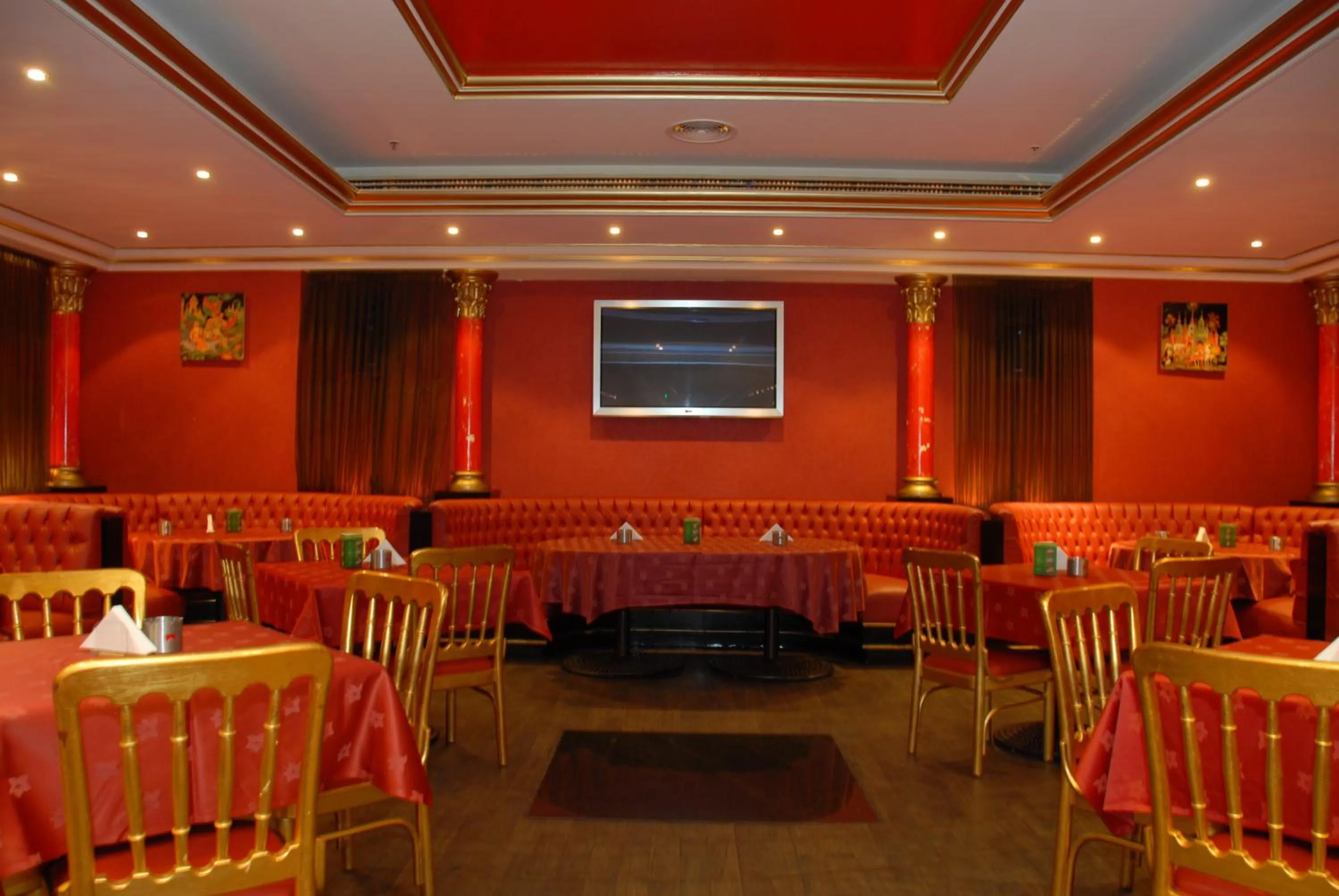 Nightclub / DJ in Moscow Hotel