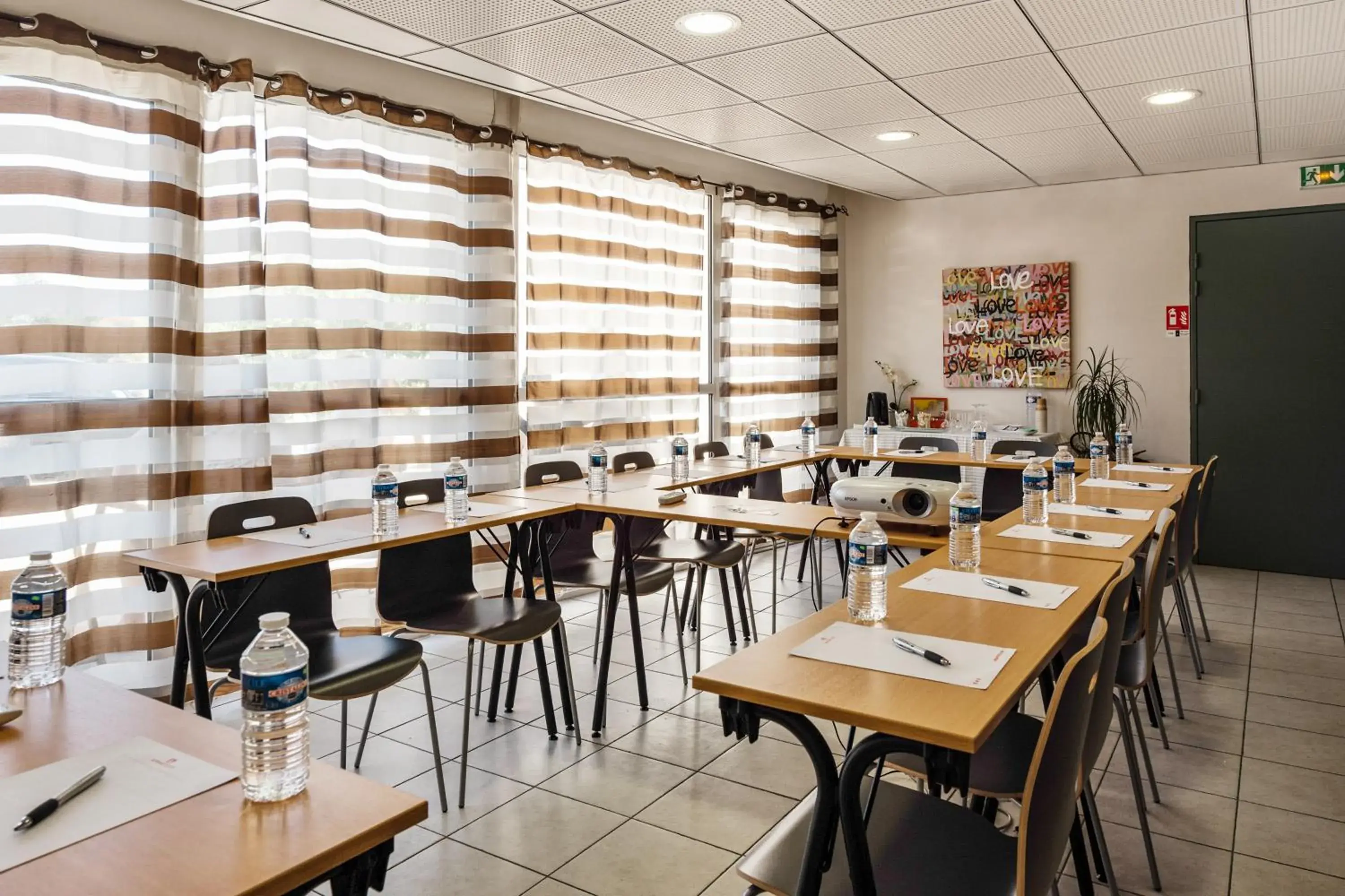 Business facilities in Appart'City Classic Marseille Aéroport - Vitrolles Business facilities in Appart'City Classic Marseille Aéroport - Vitrolles