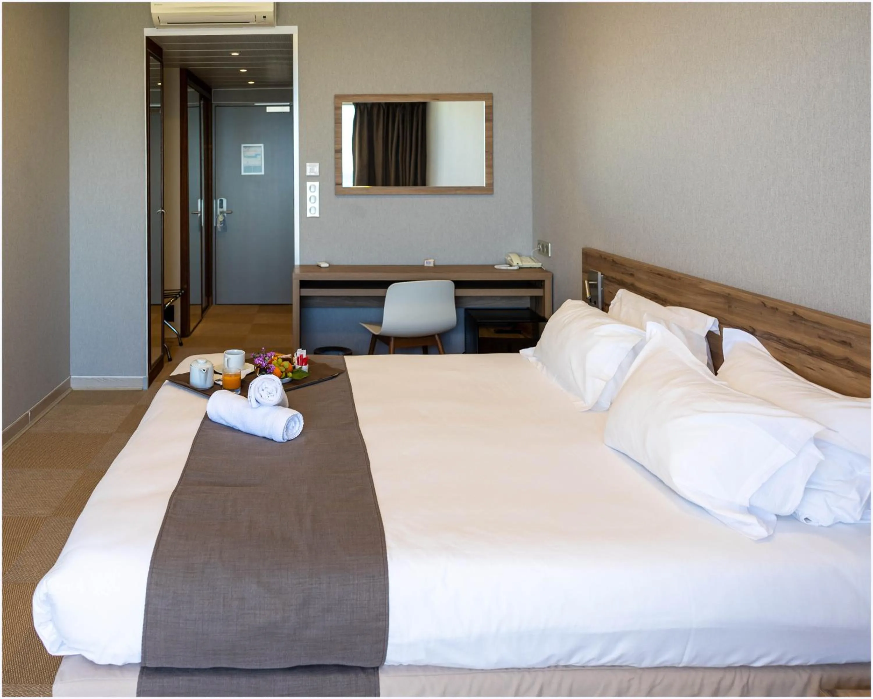 Bed in Hôtel Cala di Sole