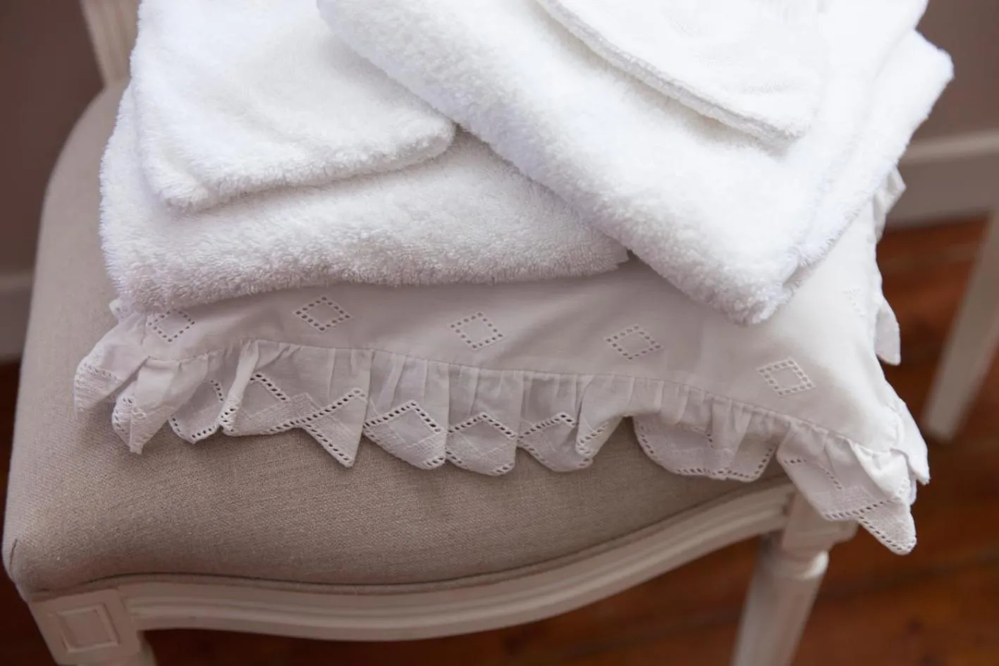 Decorative detail in Château de La Ballue - Teritoria