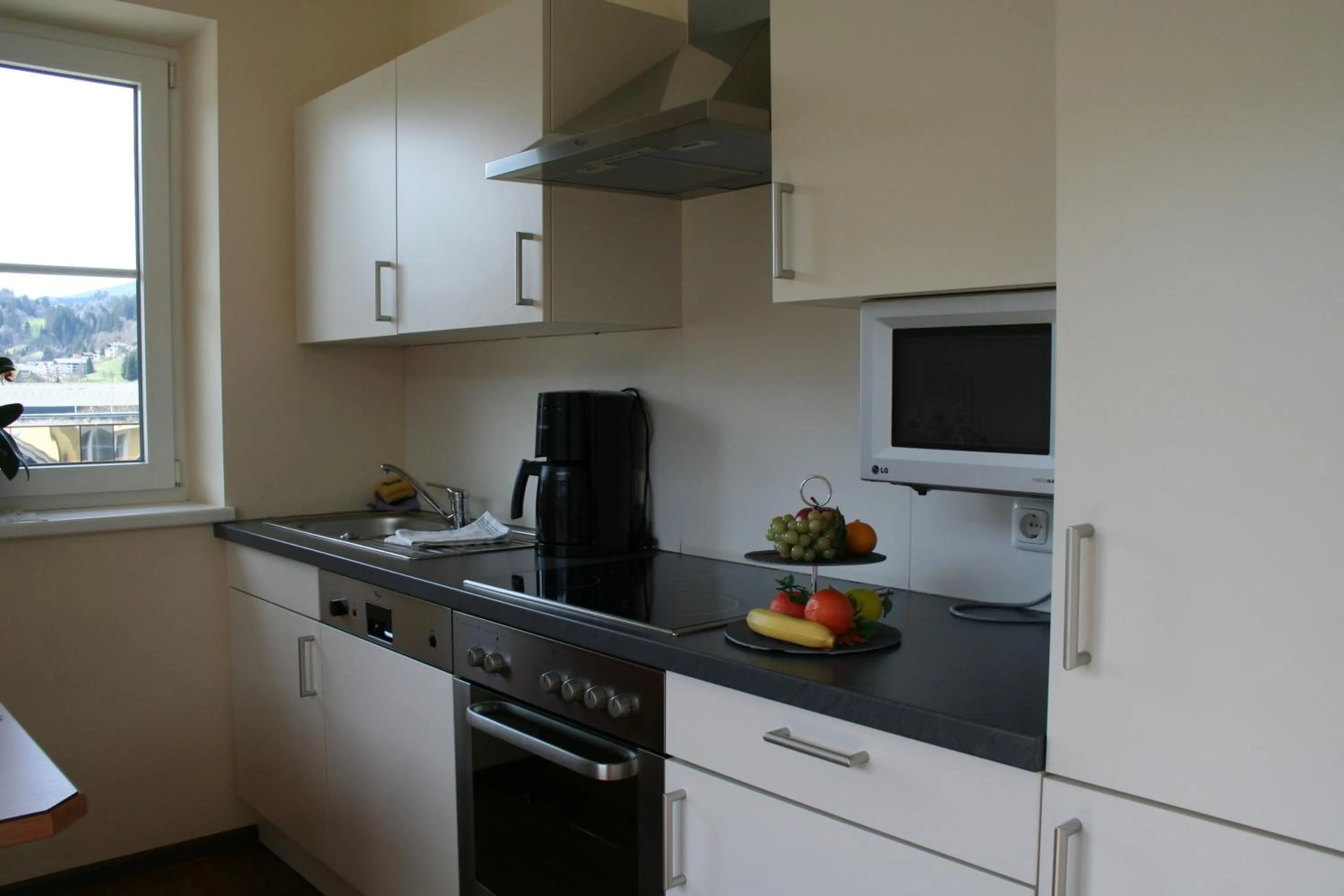 Coffee/tea facilities in Hotel Gasthof Schweizerhaus