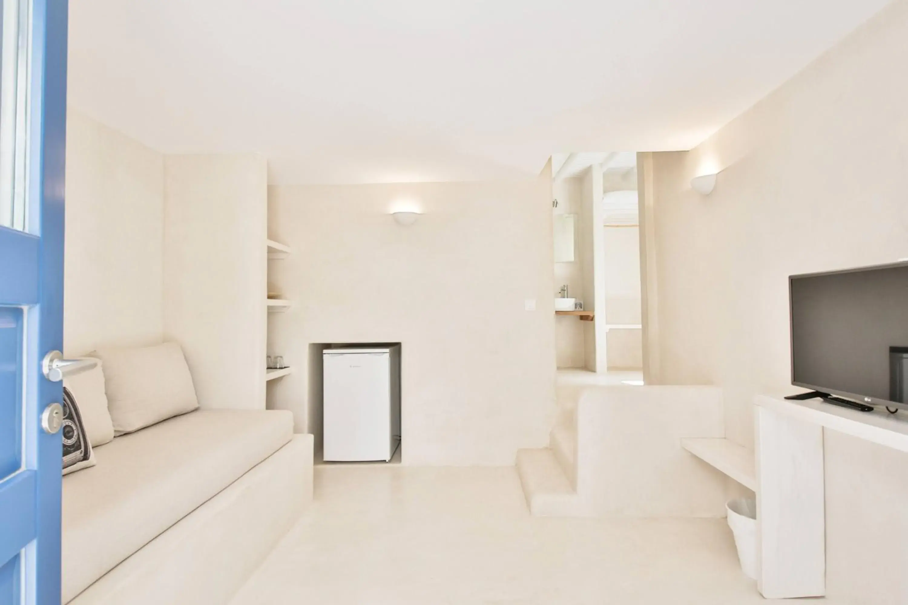 King Room with Balcony - single occupancy in Baba Houlakia King Room with Balcony - single occupancy in Baba Houlakia