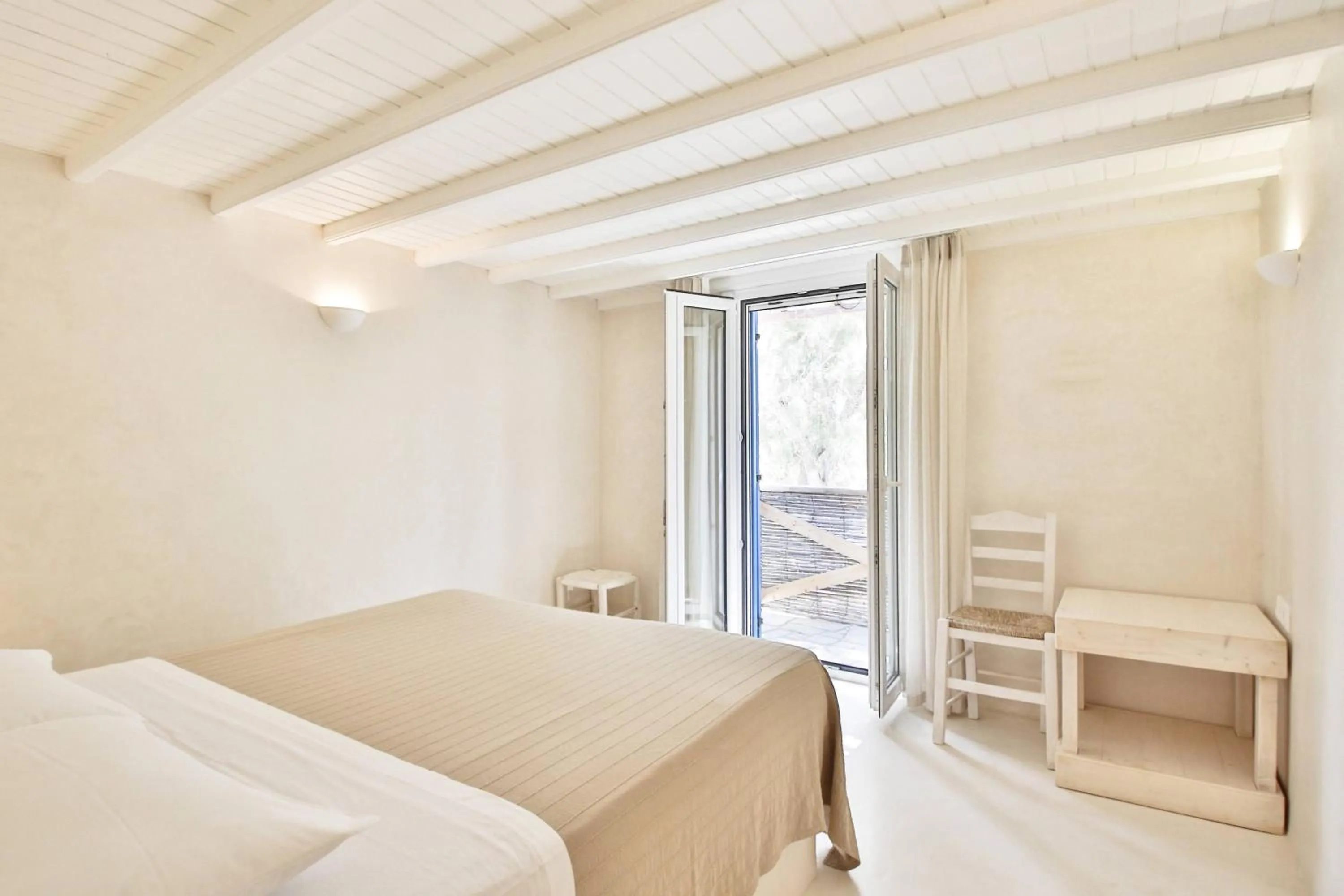 Bed in Baba Houlakia