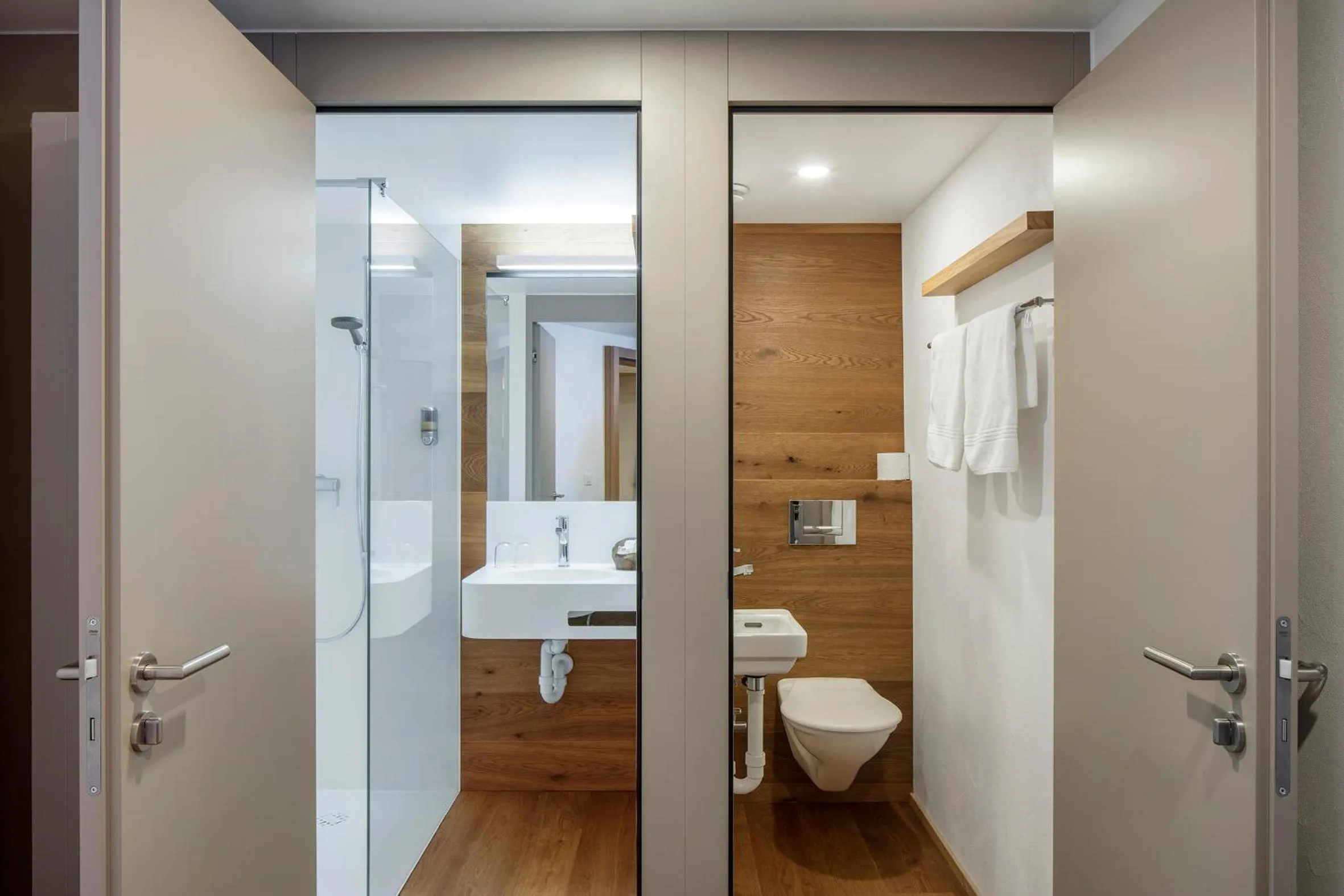 Shower in Hotel Edelweiss Blatten Lötschental