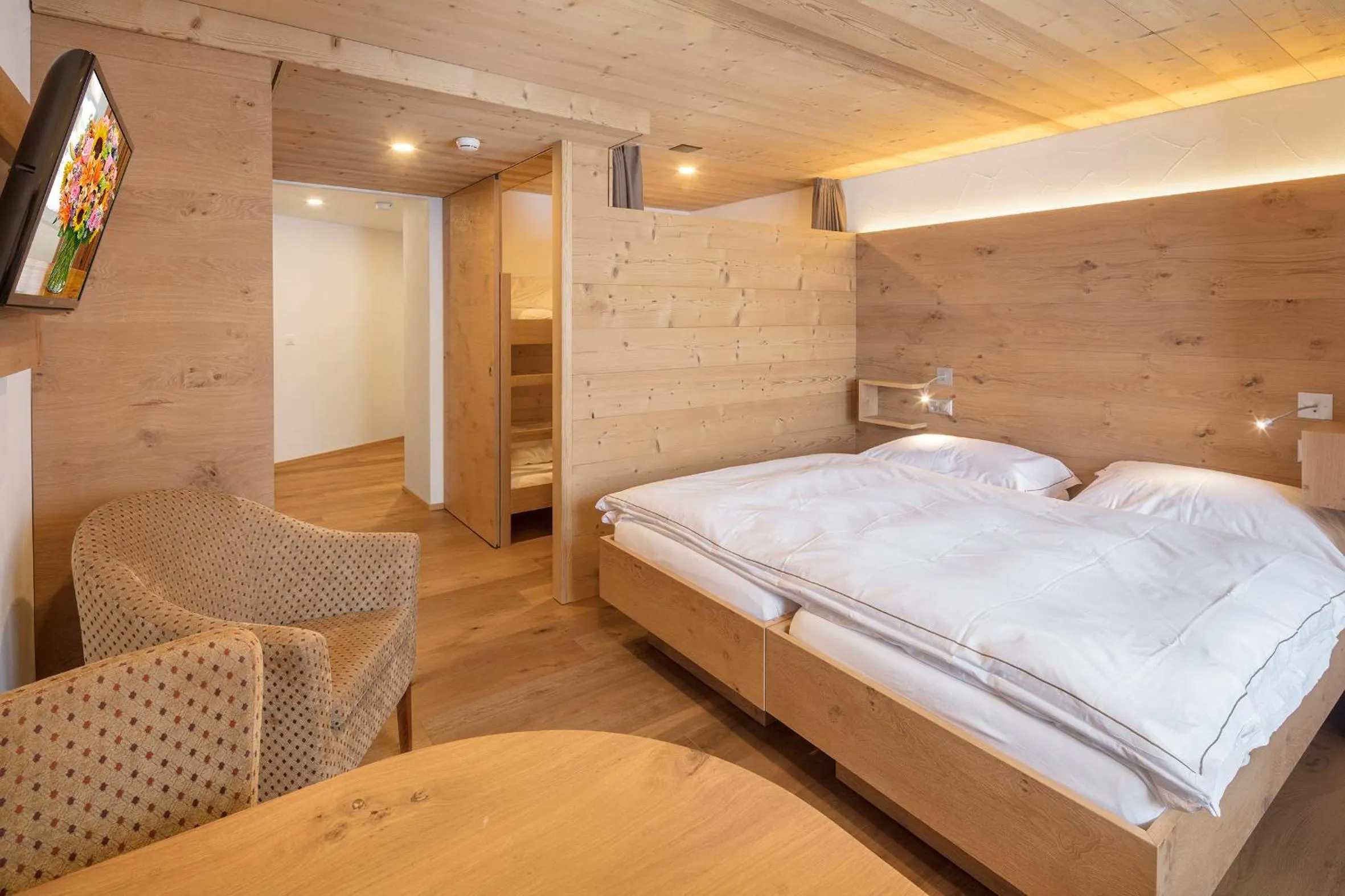 Photo of the whole room in Hotel Edelweiss Blatten Lötschental