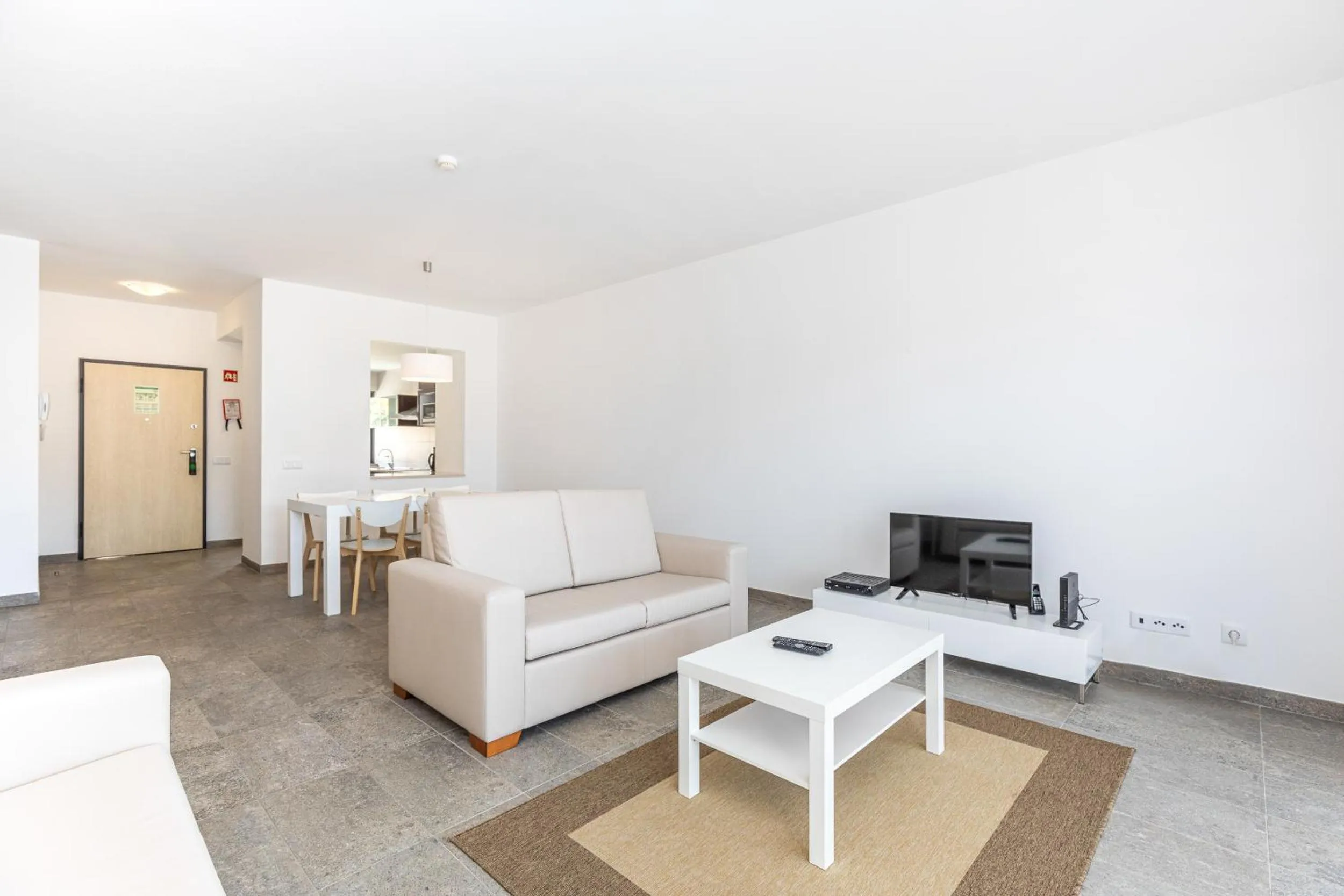 Communal lounge/ TV room in Algarve Race Resort - Apartments