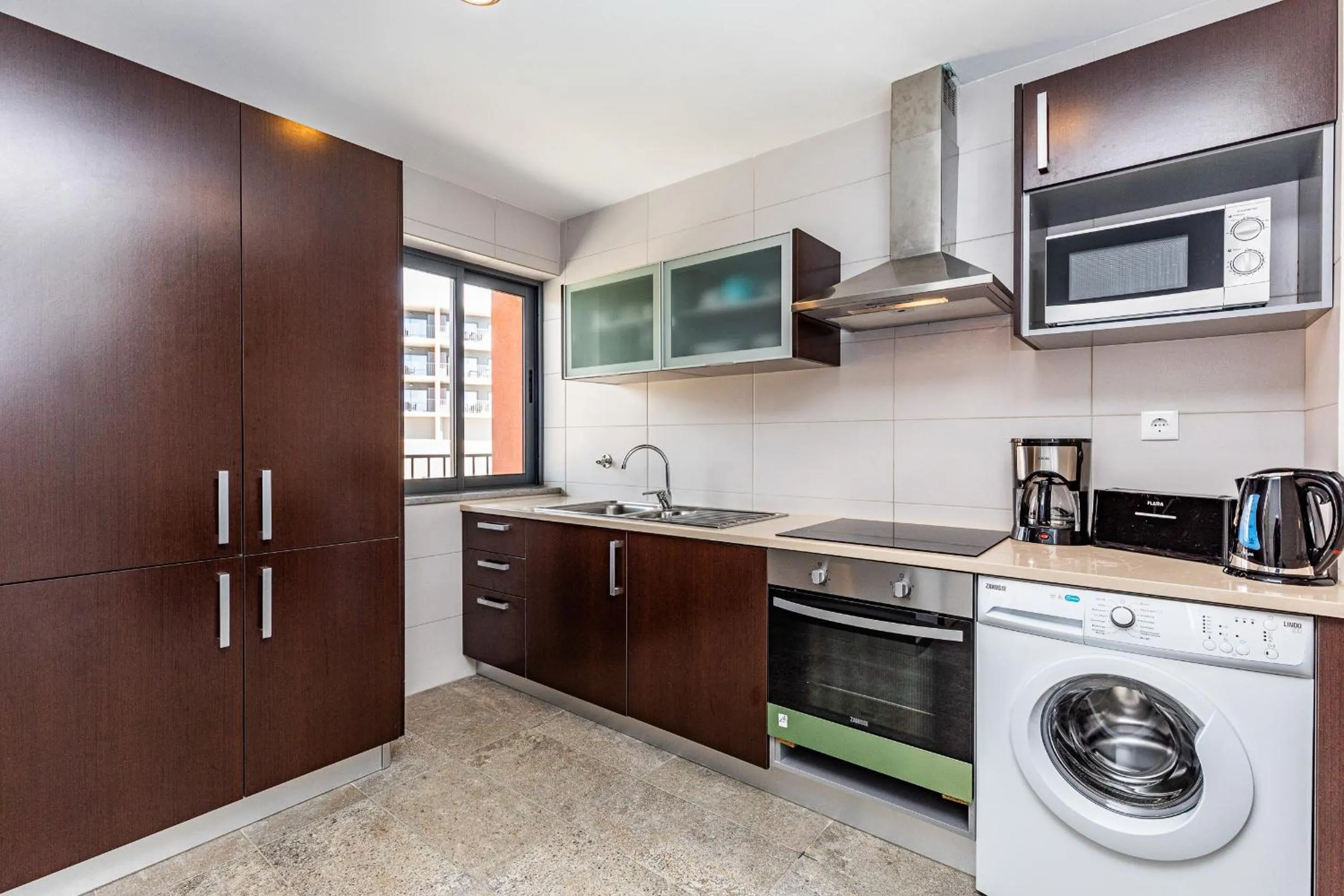 Kitchen or kitchenette in Algarve Race Resort - Apartments