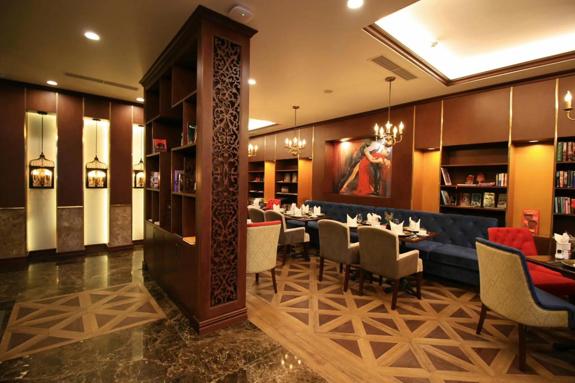 Restaurant/places to eat in The Scarlett Boutique Hotel