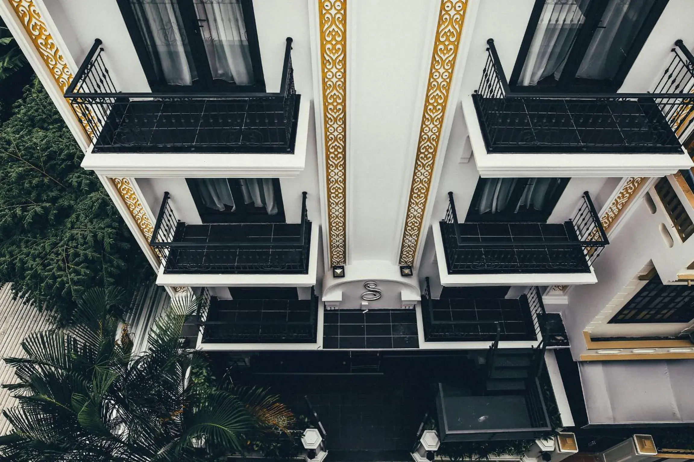 Facade/entrance in The Scarlett Boutique Hotel Facade/entrance in The Scarlett Boutique Hotel