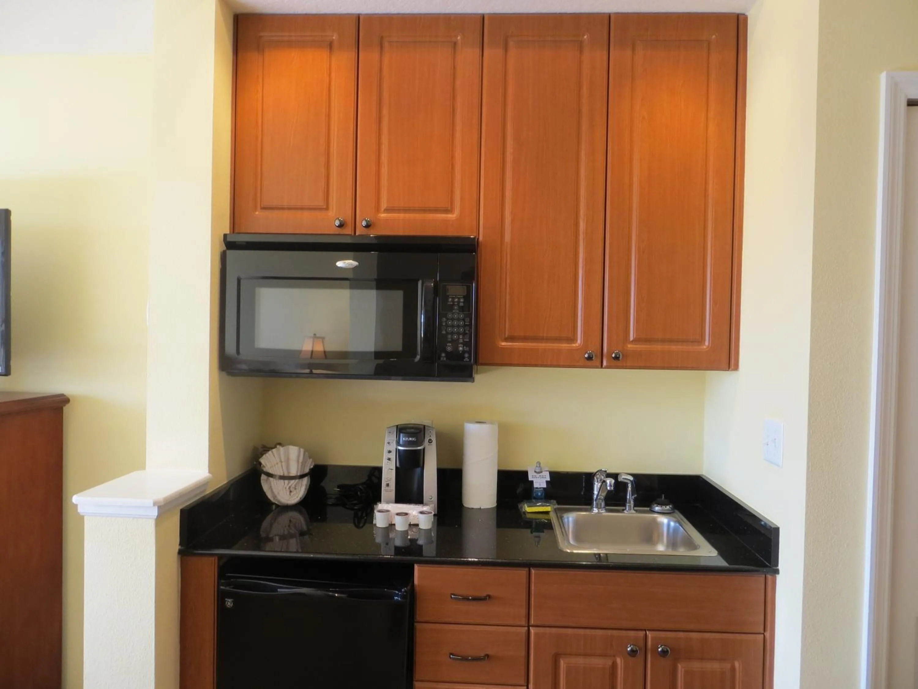 Kitchen or kitchenette in The Point Hotel & Suites Universal