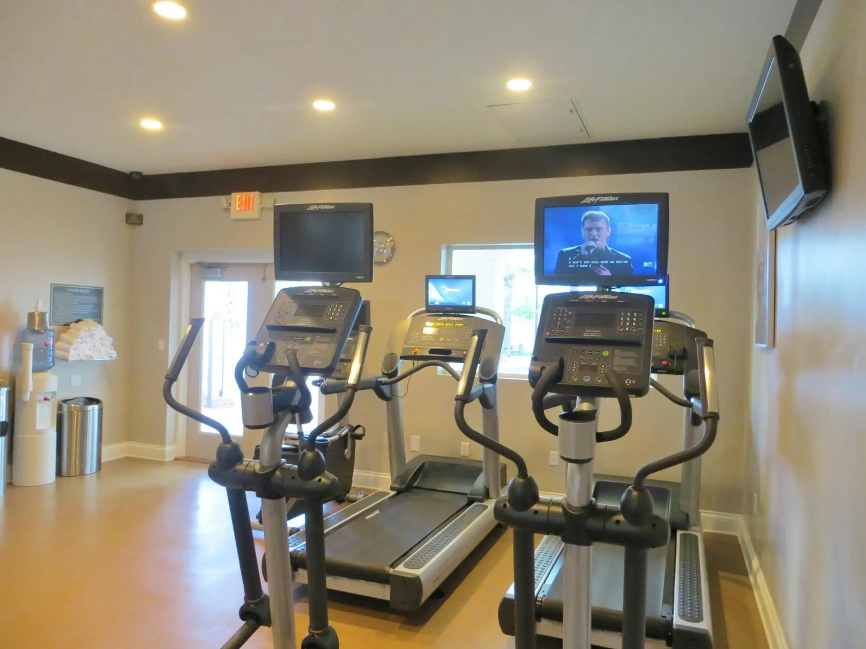 Fitness centre/facilities in The Point Hotel & Suites Universal Fitness centre/facilities in The Point Hotel & Suites Universal