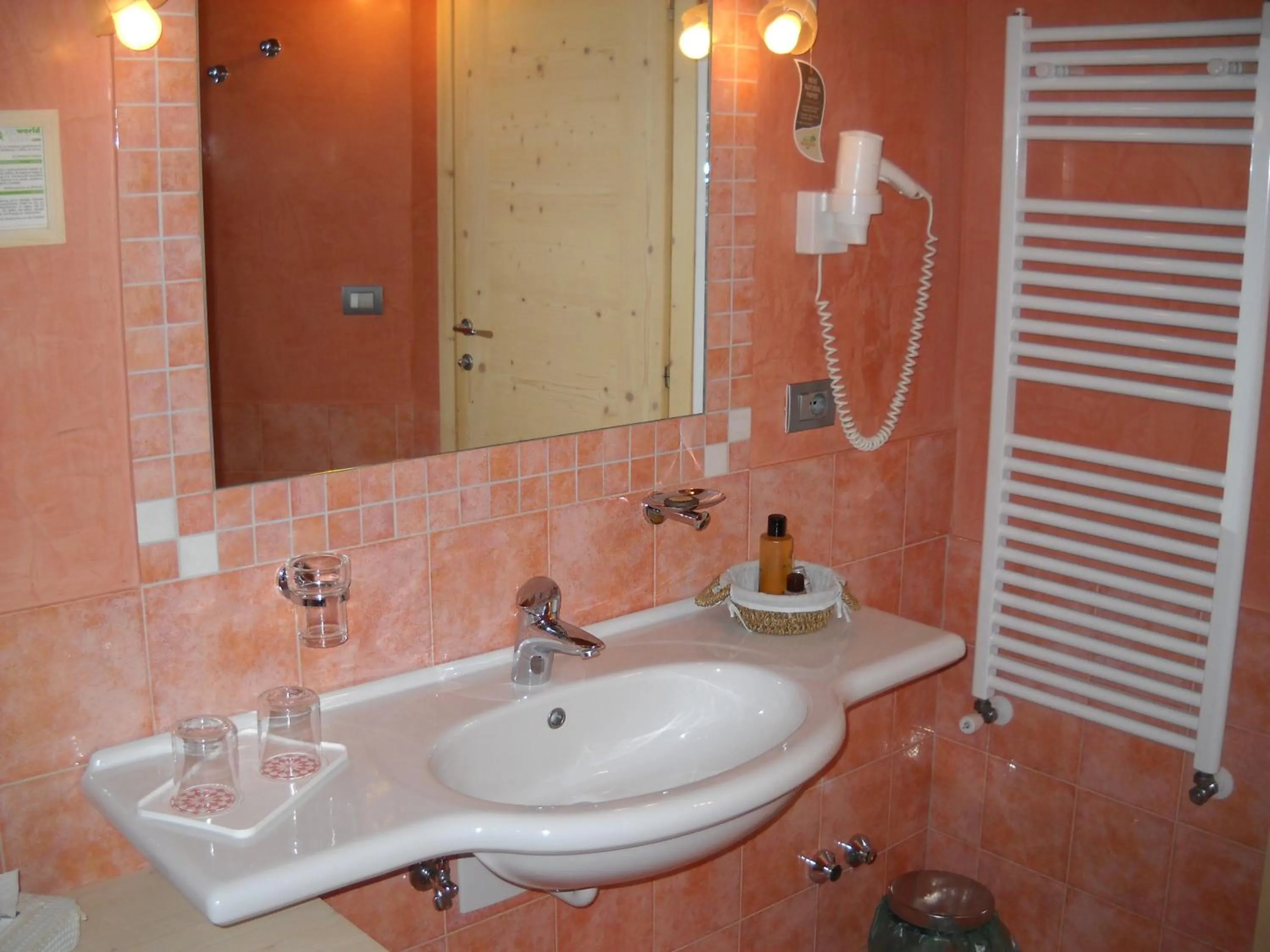 Bathroom in Castelir Suite Hotel