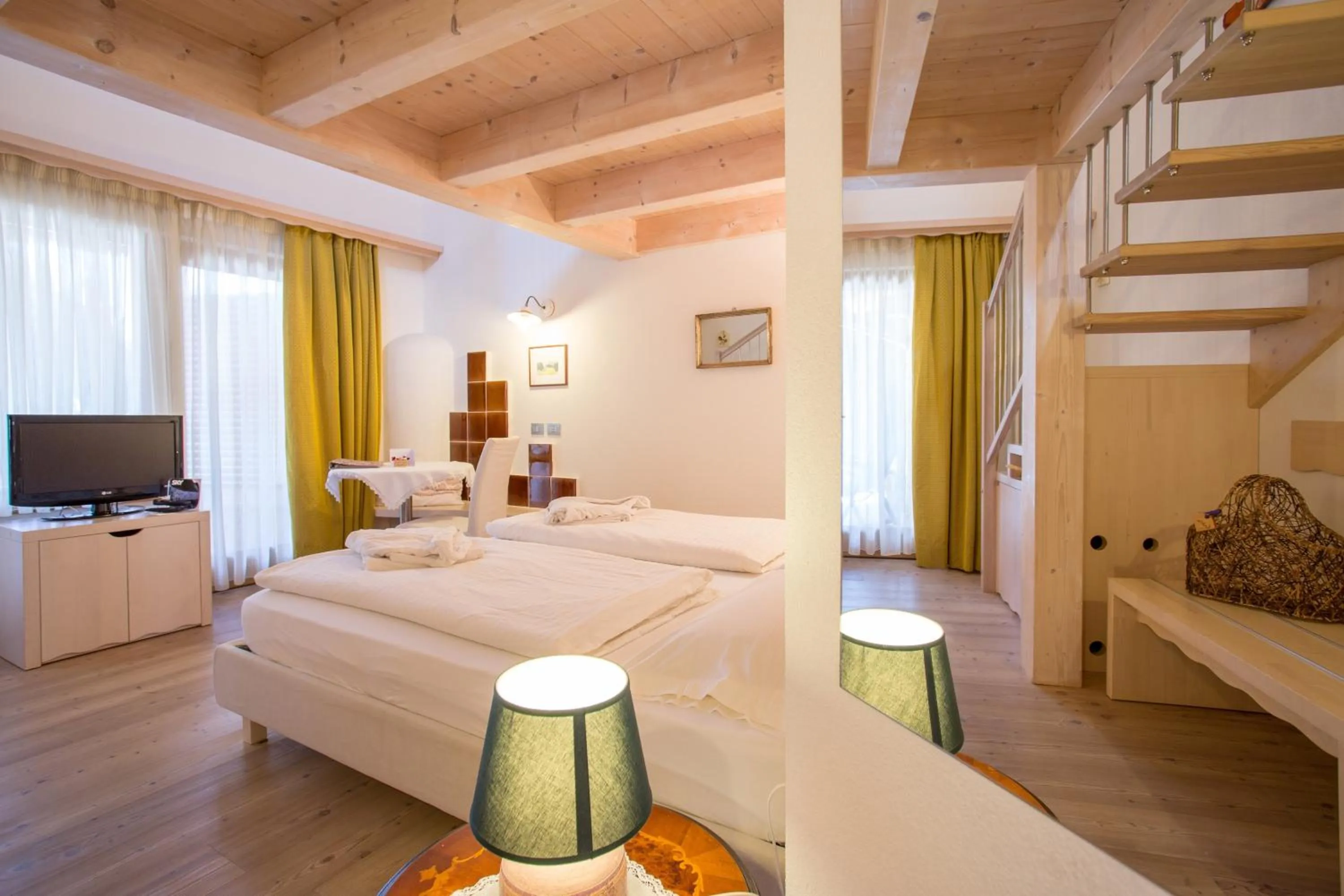 Photo of the whole room, Bed in Castelir Suite Hotel