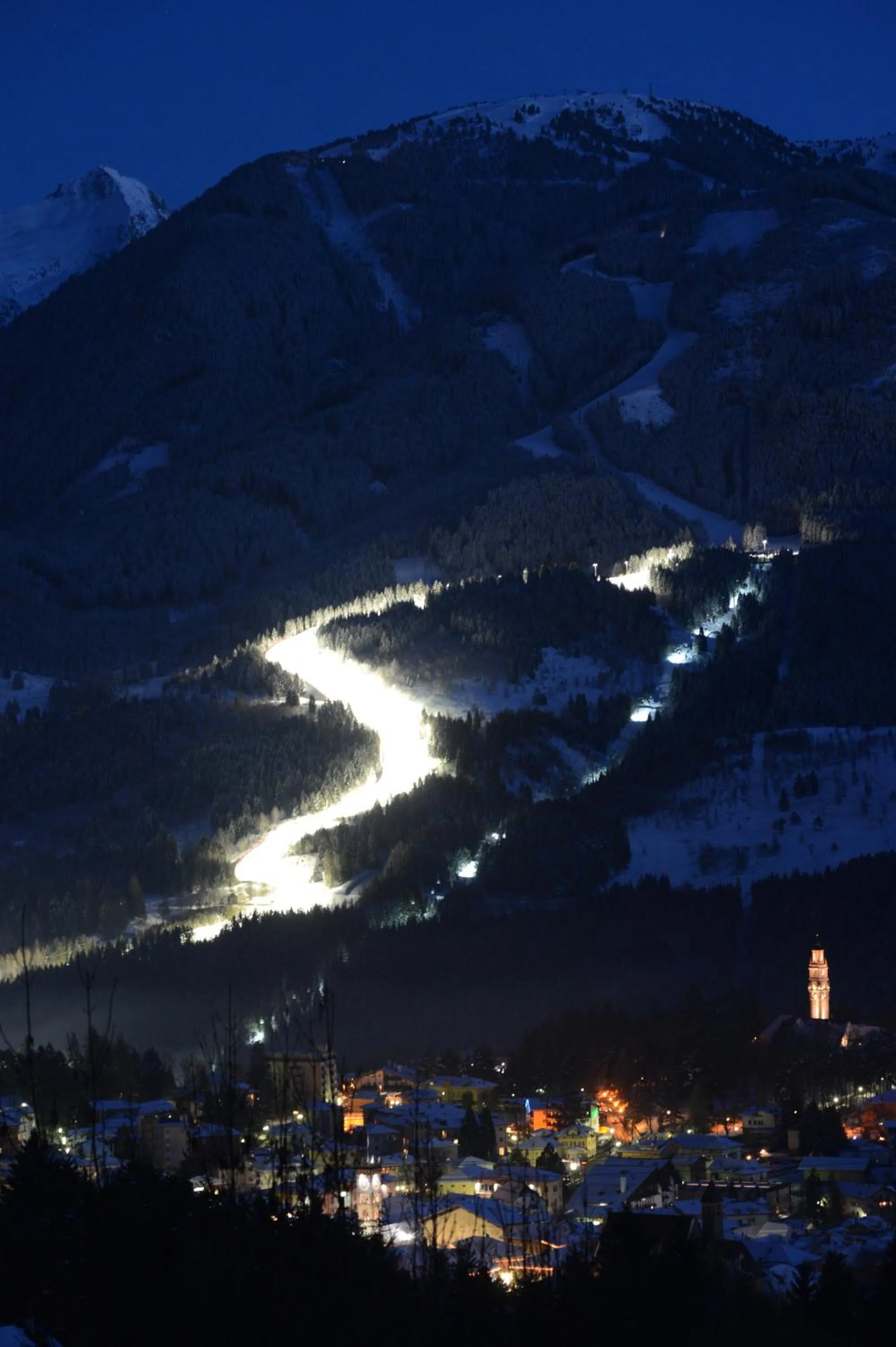 Neighbourhood in Castelir Suite Hotel